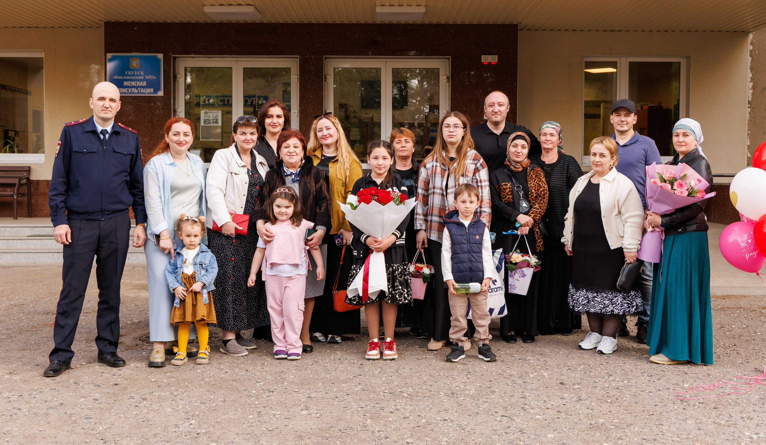 Заказать фотографа Лермонтов на встречу из роддома.