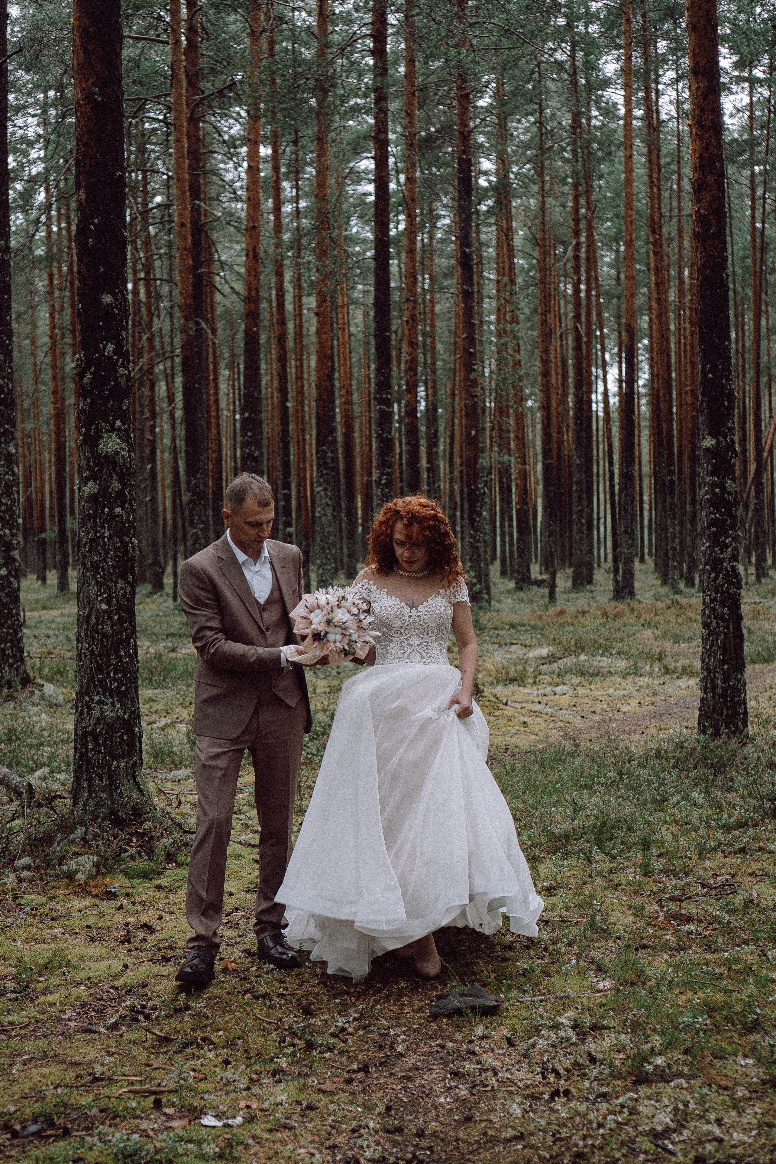 СВАДЕБНАЯ ФОТОСЕССИИЯ ПАРЫ В ГОРОДЕ ПРИОЗЕРСК В СОСНОВОМ ЛЕСУ И С ПИКАПОМ. Профессиональный фотограф, Санкт-Петербург — Виктория Богомолова