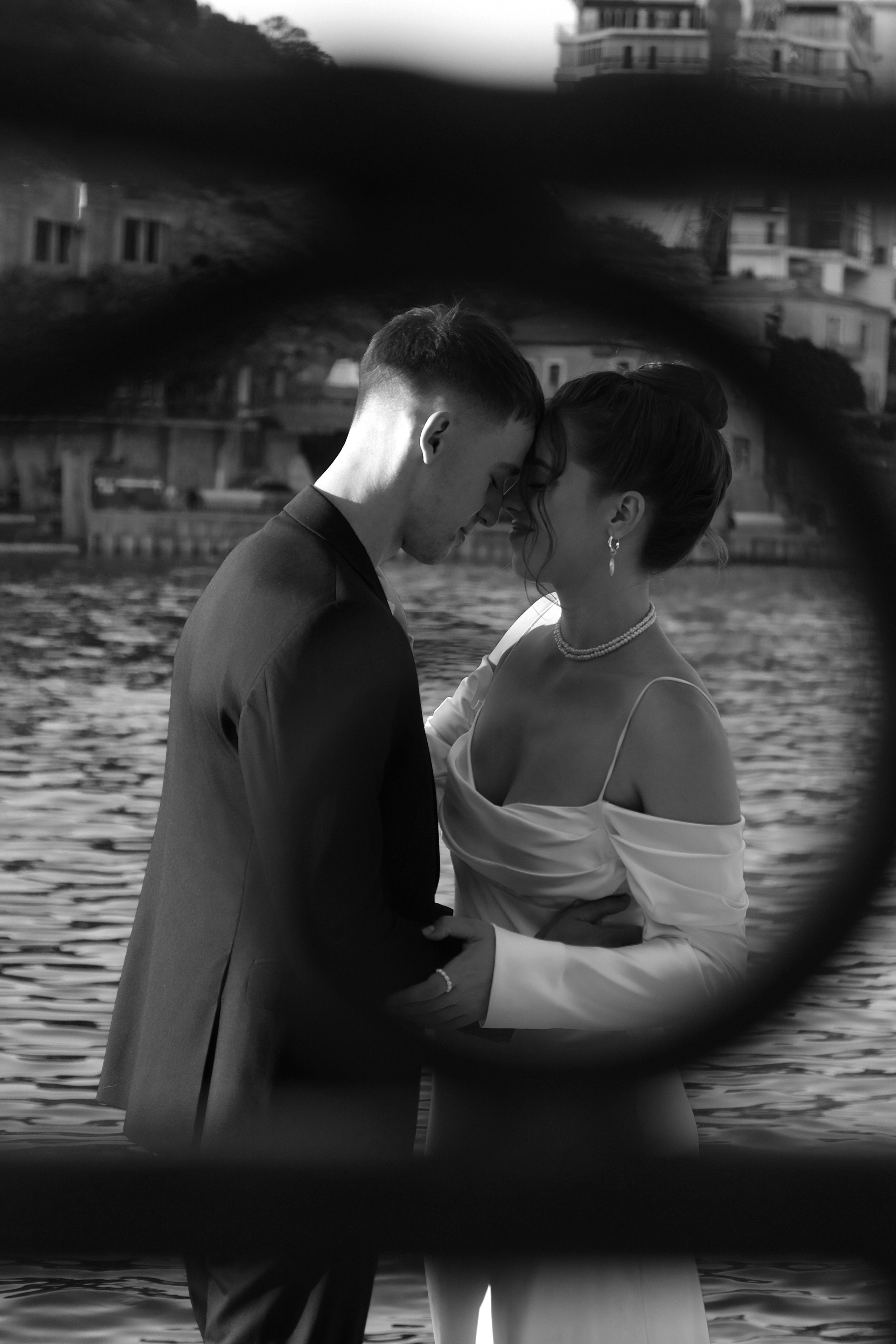 Свадебная фотосессия в Балаклаве. Профессиональная фотосъемка в Крыму. Натуральные эмоции и живые кадры. Забронируйте дату прямо сейчас!