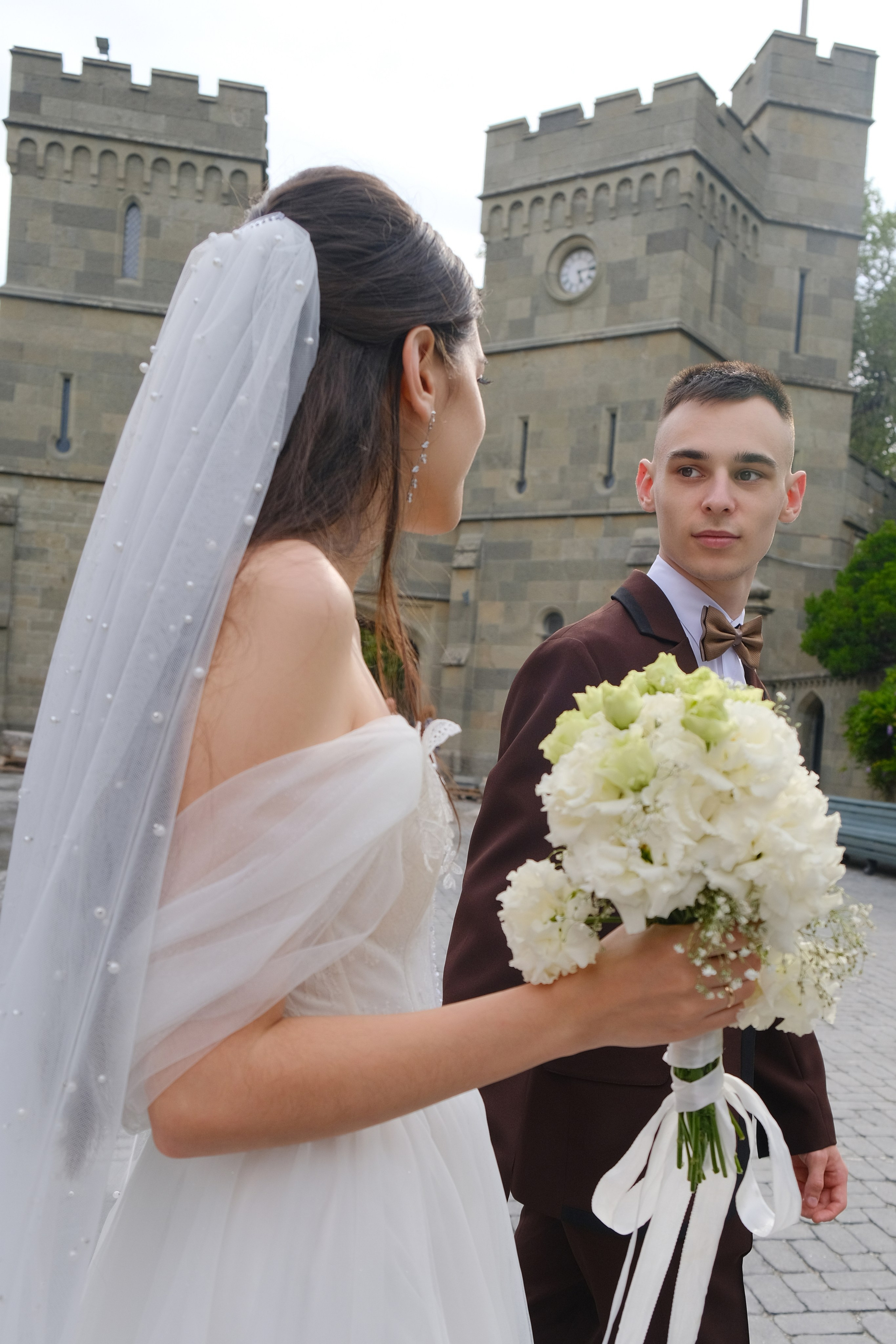 Свадебная фотосессия для прокатной пары. Воронцовский дворец. Профессиональная фотосъемка в Крыму. Натуральные эмоции и живые кадры. Забронируйте дату прямо сейчас!