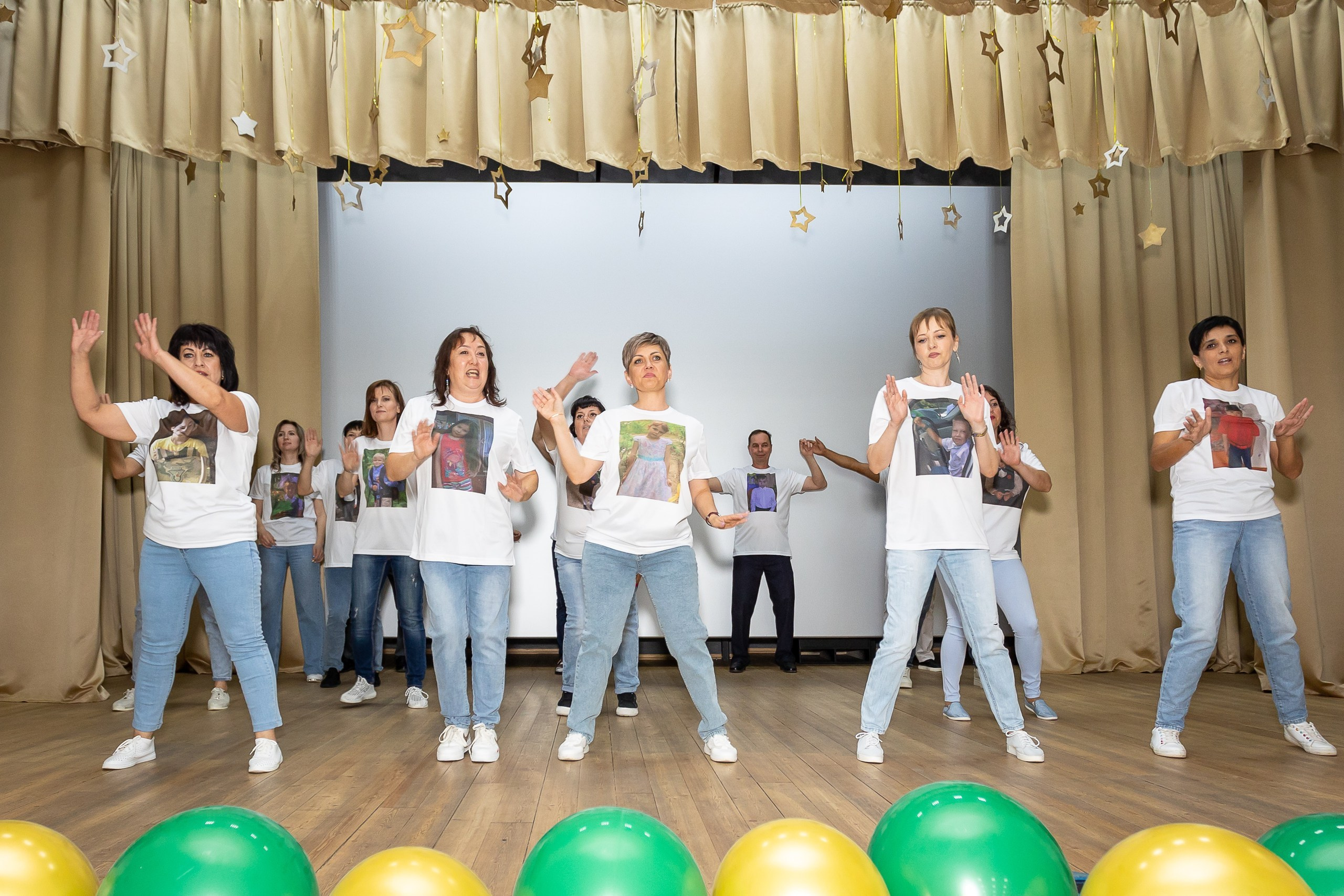 Вручение аттестата и выпускной вечер. Выпускные альбомы Майкоп, Краснодар Елена Золотарева