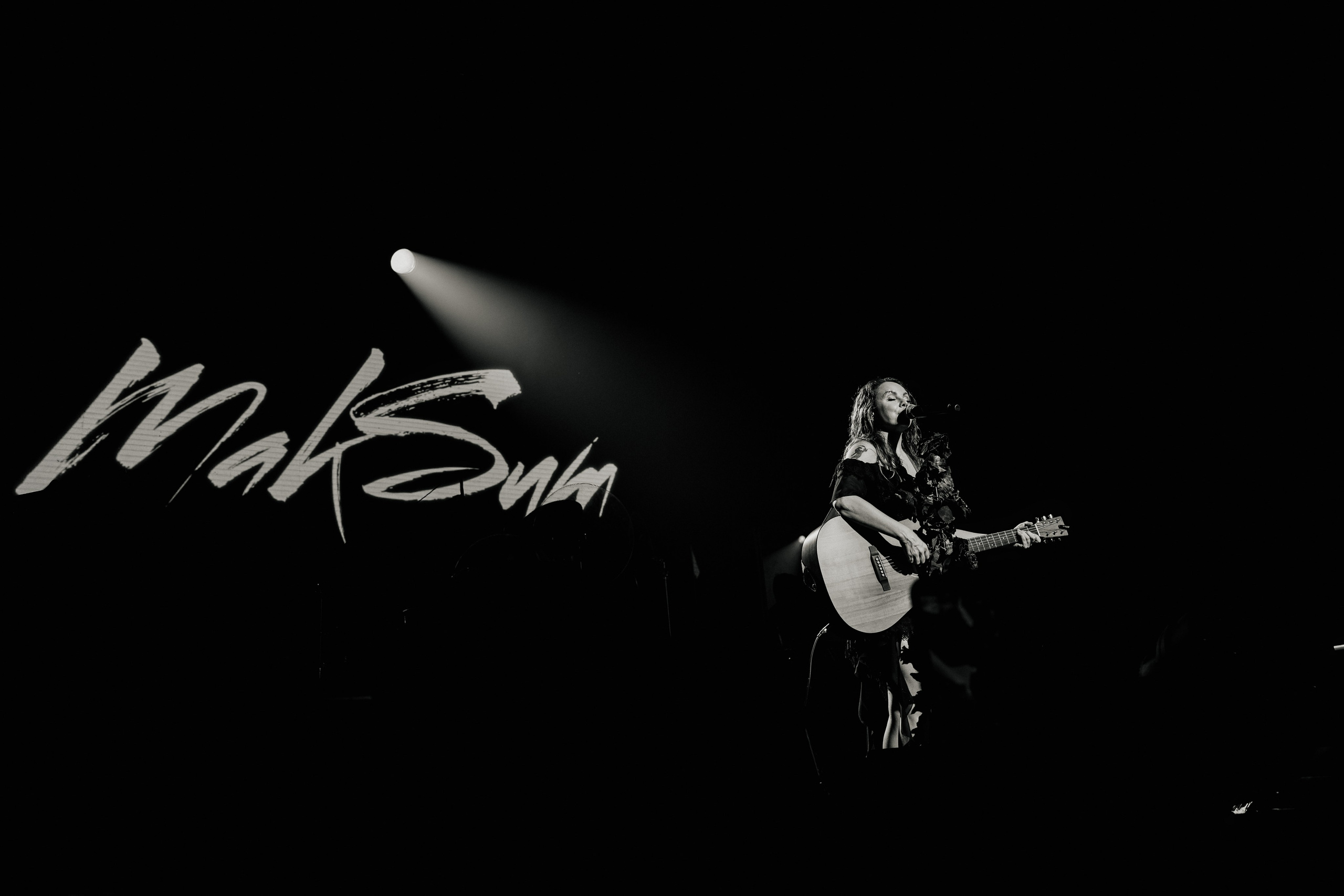 Концерт Максим в Санкт-Петербурге. Фотограф Елизавета Федосова. Репортажная съемка концерта. 