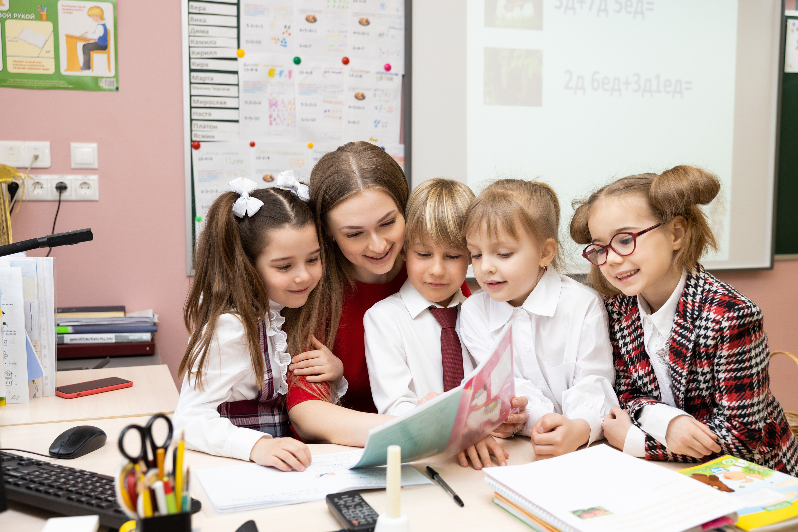1-й класс в школе, Камила. Выпускные фотоальбомы в Коломне. Валерий и Светлана Щавелевы