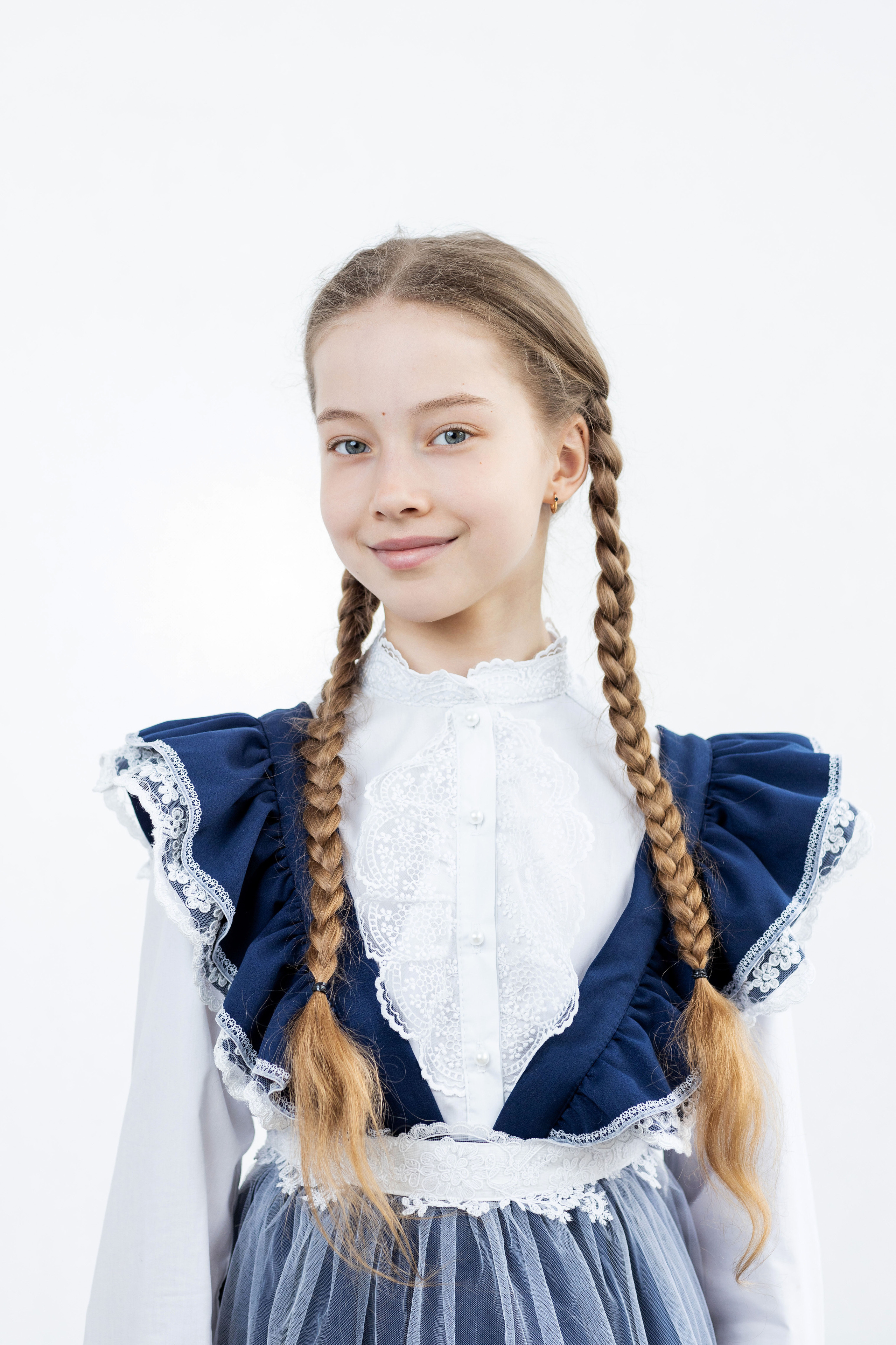 4-й класс в школе, Милена. Выпускные фотоальбомы в Коломне. Валерий и Светлана Щавелевы