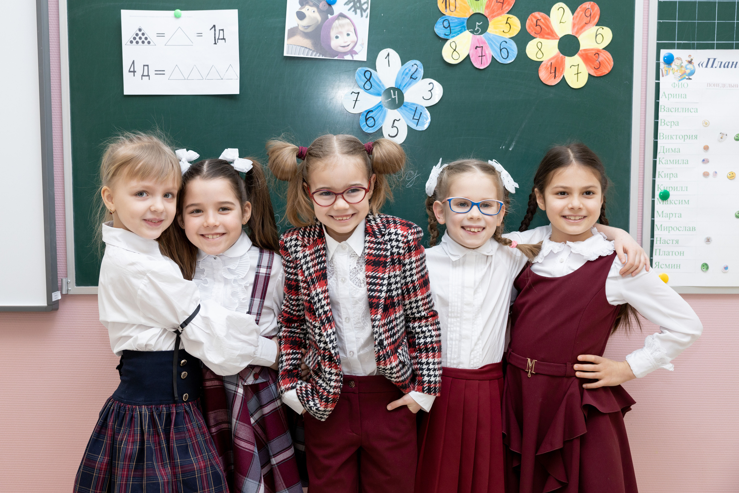 1-й класс в школе, Камила. Выпускные фотоальбомы в Коломне. Валерий и Светлана Щавелевы