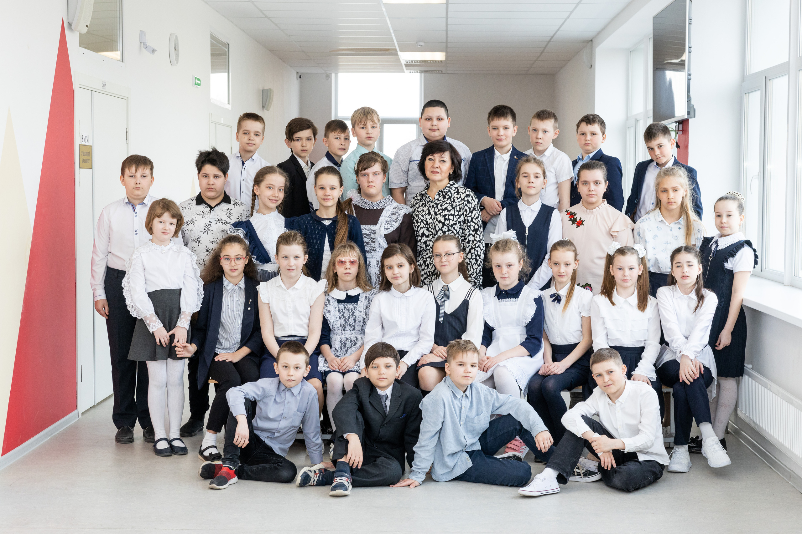 4-й класс в школе, Милена. Выпускные фотоальбомы в Коломне. Валерий и Светлана Щавелевы