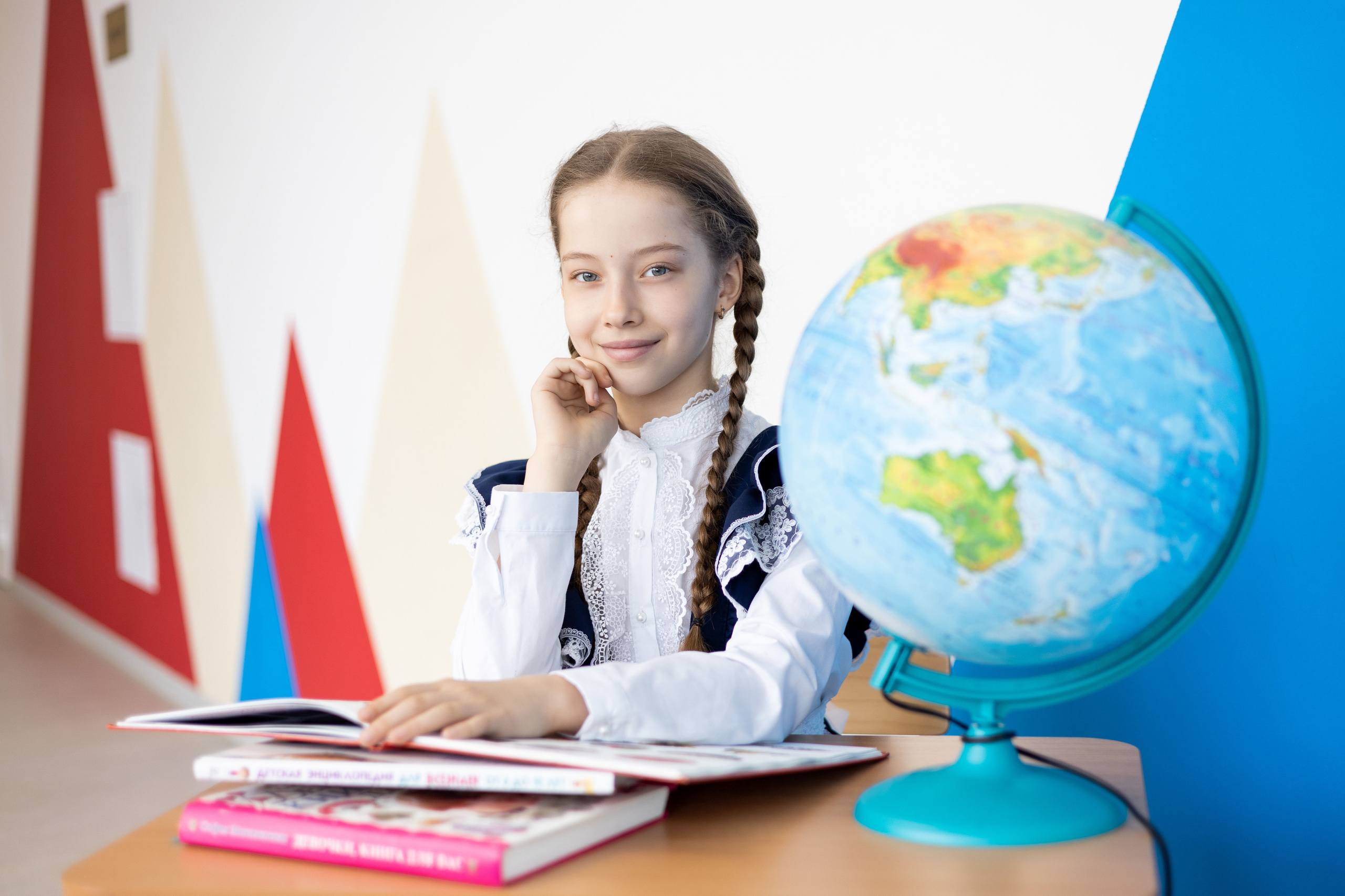 4-й класс в школе, Милена. Выпускные фотоальбомы в Коломне. Валерий и Светлана Щавелевы