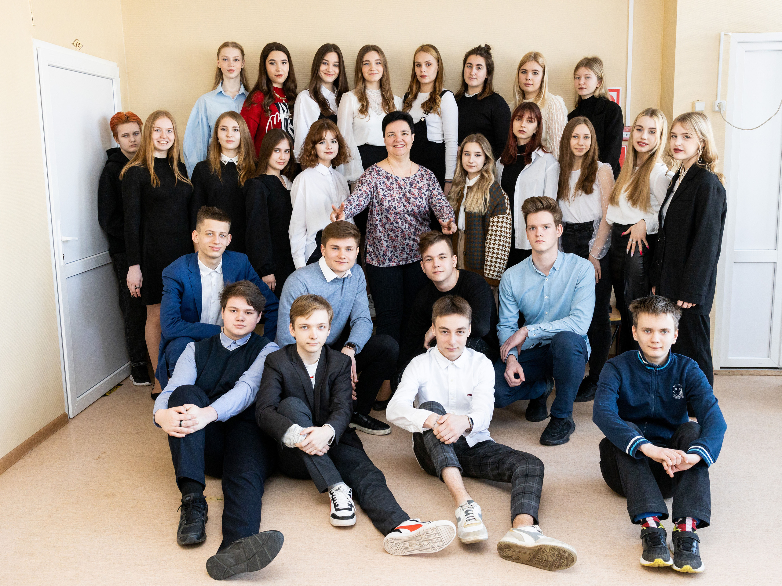 Мария. Фотосессия для 9-го класса. Выпускные фотоальбомы в Коломне. Валерий и Светлана Щавелевы