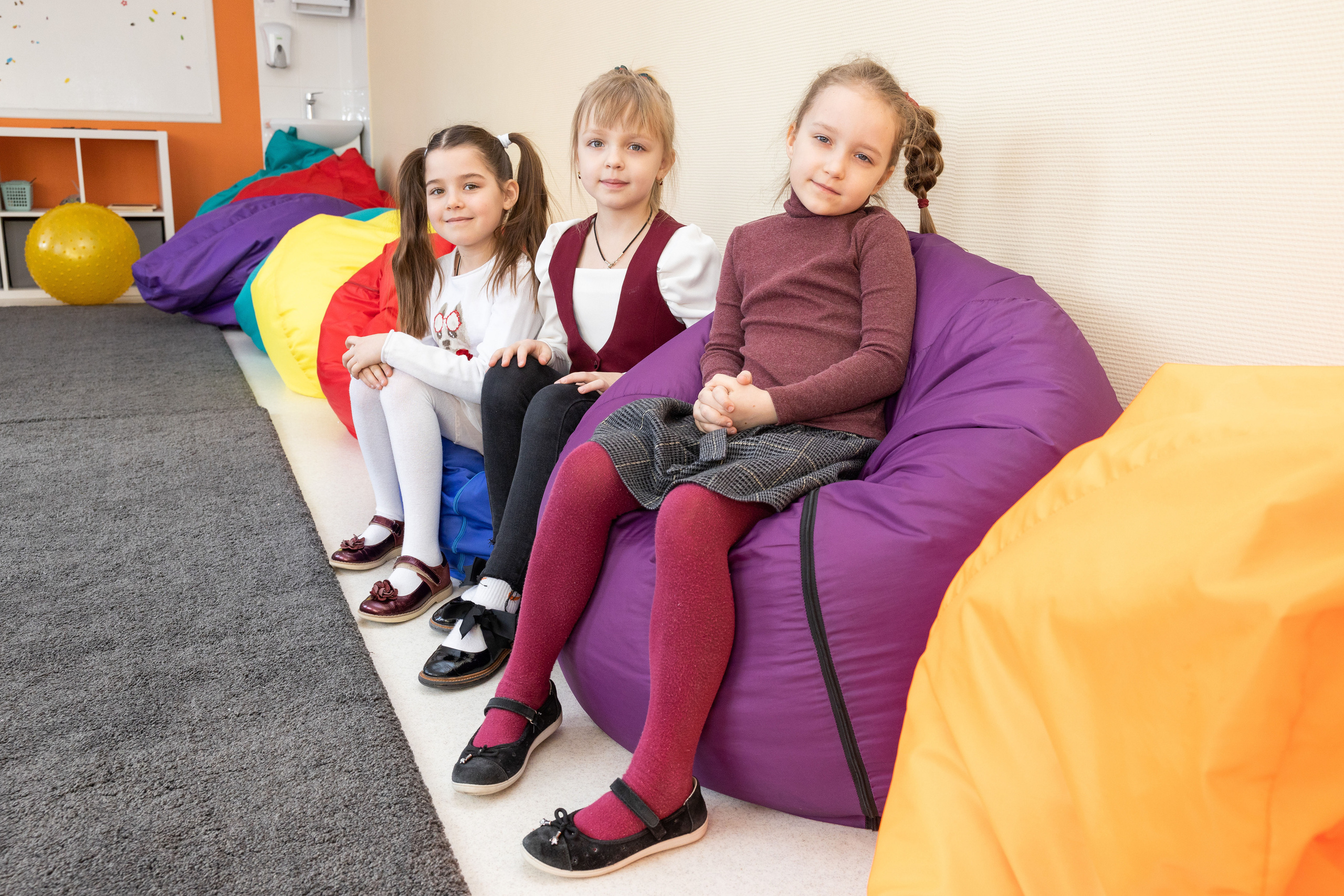 1-й класс в школе, Камила. Выпускные фотоальбомы в Коломне. Валерий и Светлана Щавелевы