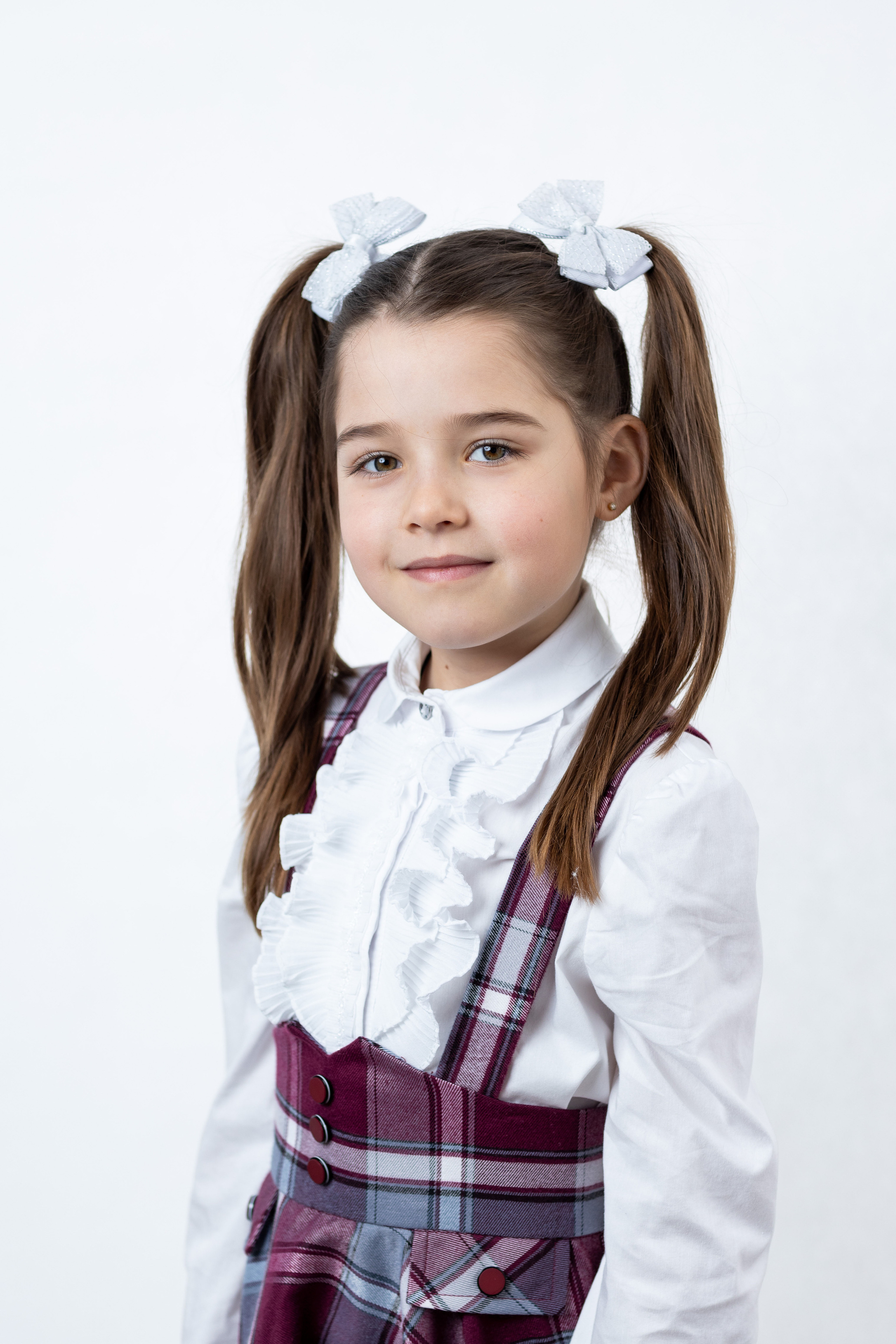 1-й класс в школе, Камила. Выпускные фотоальбомы в Коломне. Валерий и Светлана Щавелевы