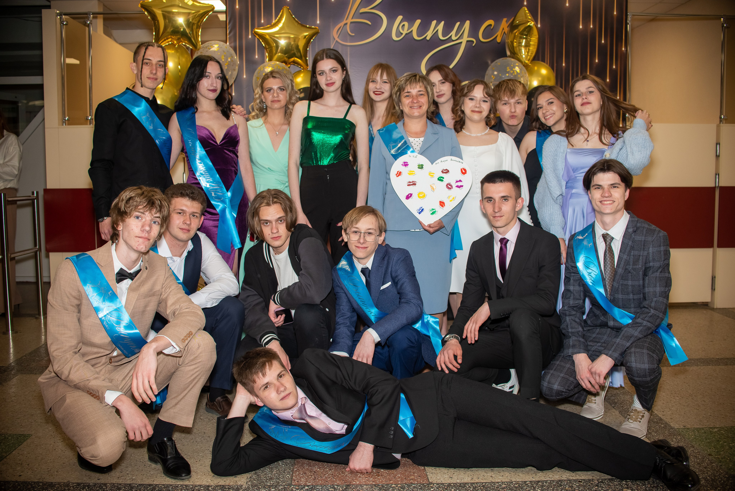 Выпускной 11 класс. Семейный фотограф на выписку из роддома и крещение Минск Настя Гришук