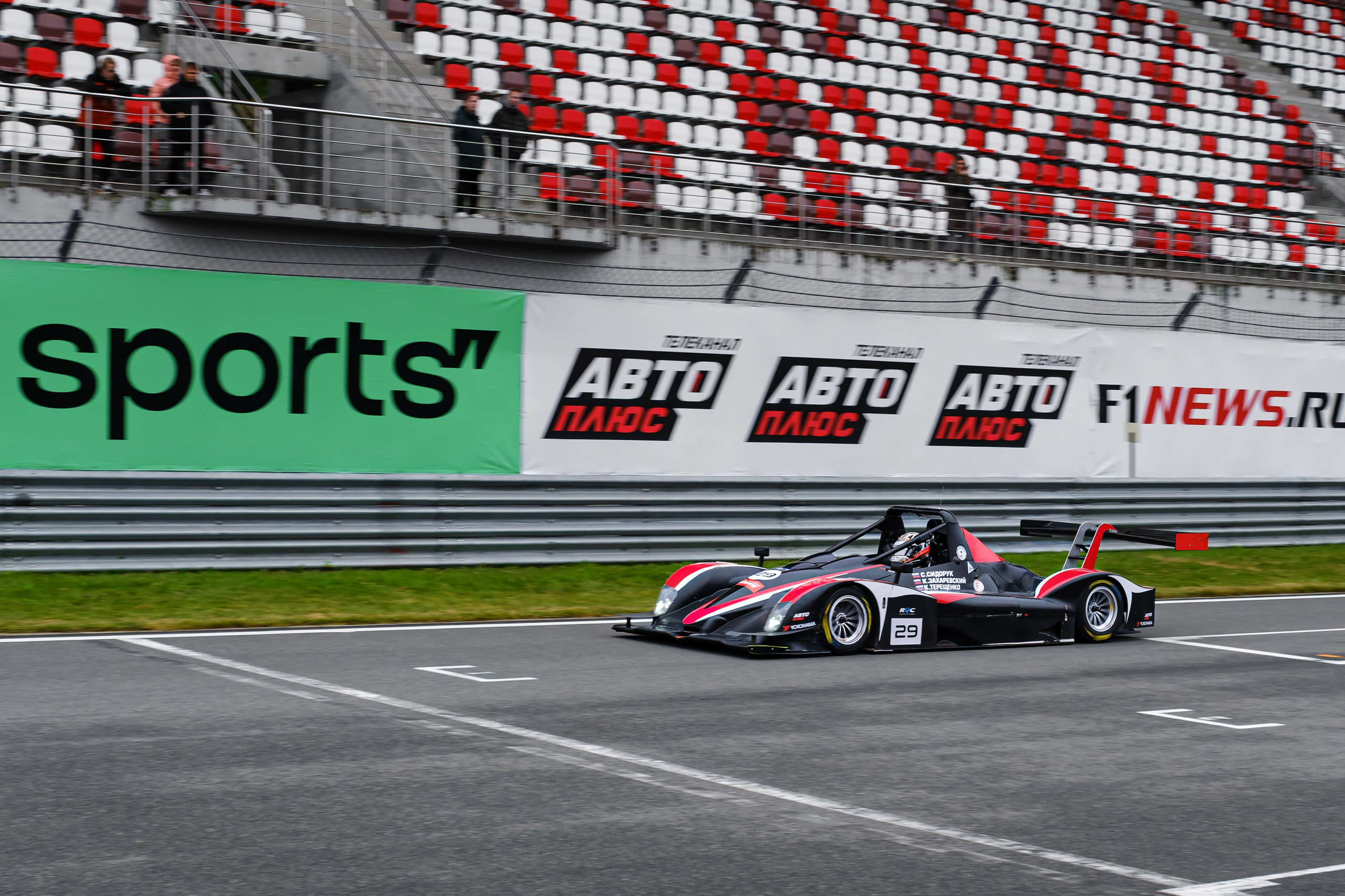 Российская серия гонок на выносливость. Авто и мотоспорт — фотограф Антон Медведев iCoguar