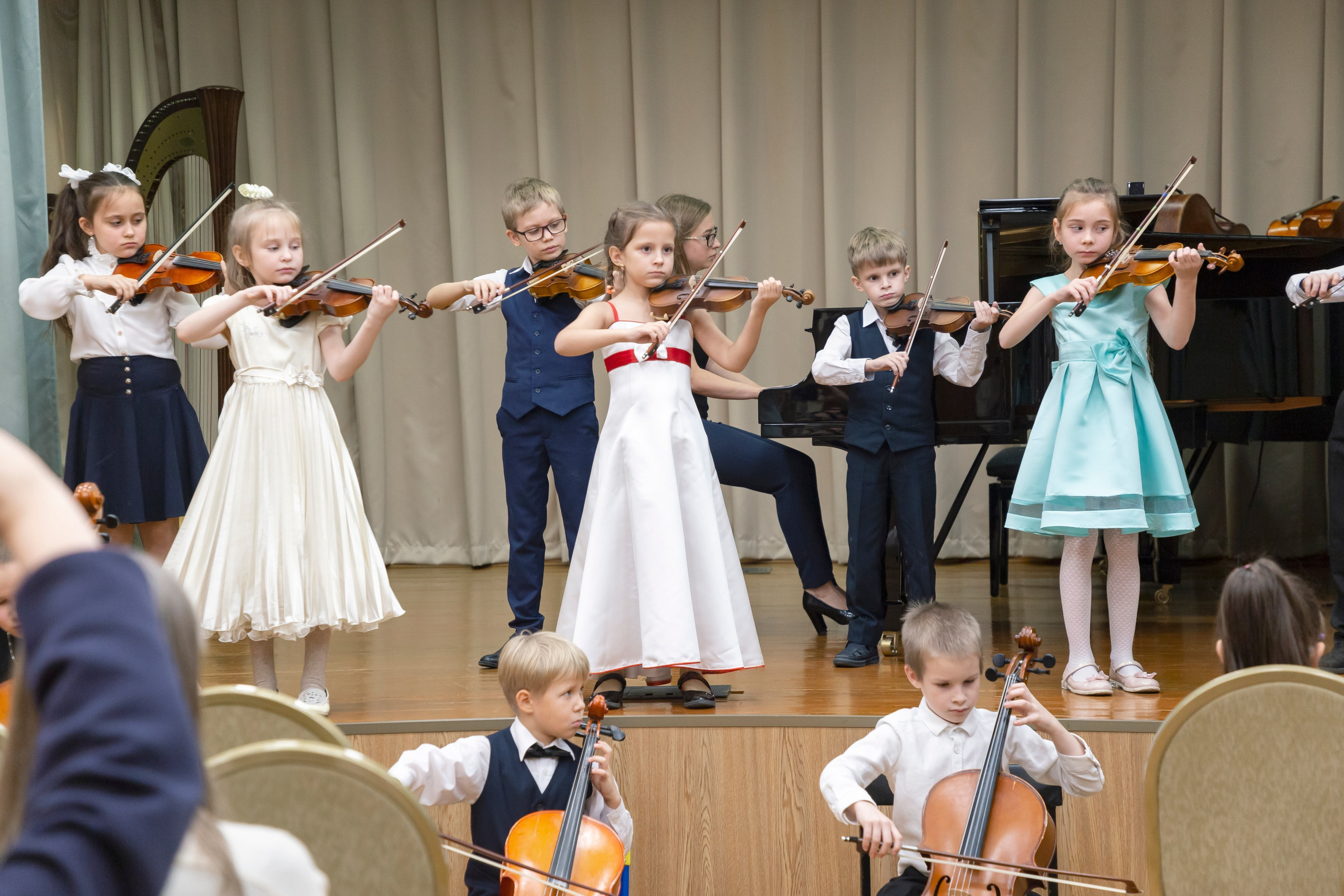 Музыкальный концерт струнных инструментов. Репортажный фотограф в Москве