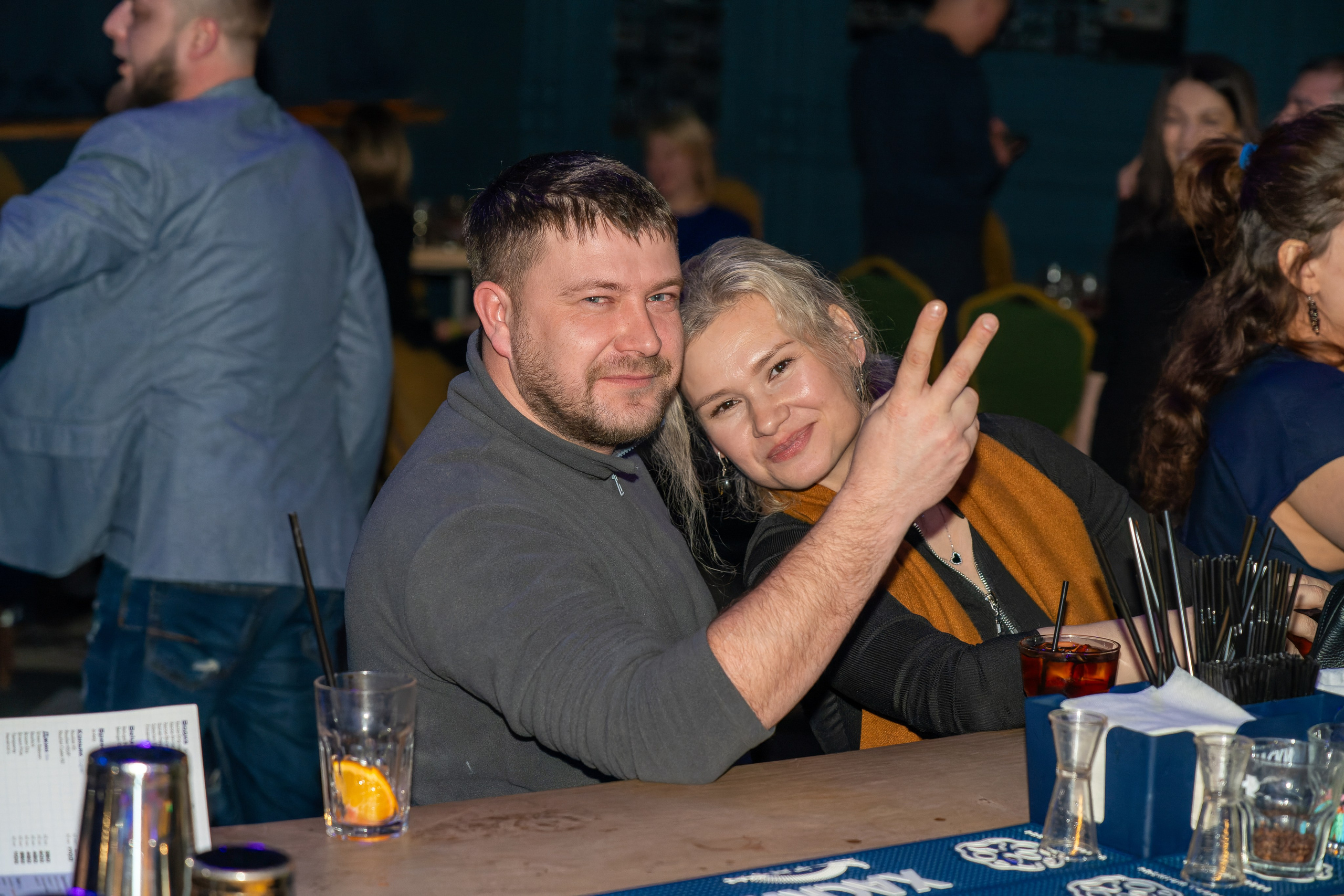 Съёмка в клубе, бар руки вверх, клубная фотосессия. «Студия DRONAVT`s» — видеосъёмка и фотография г. Москва