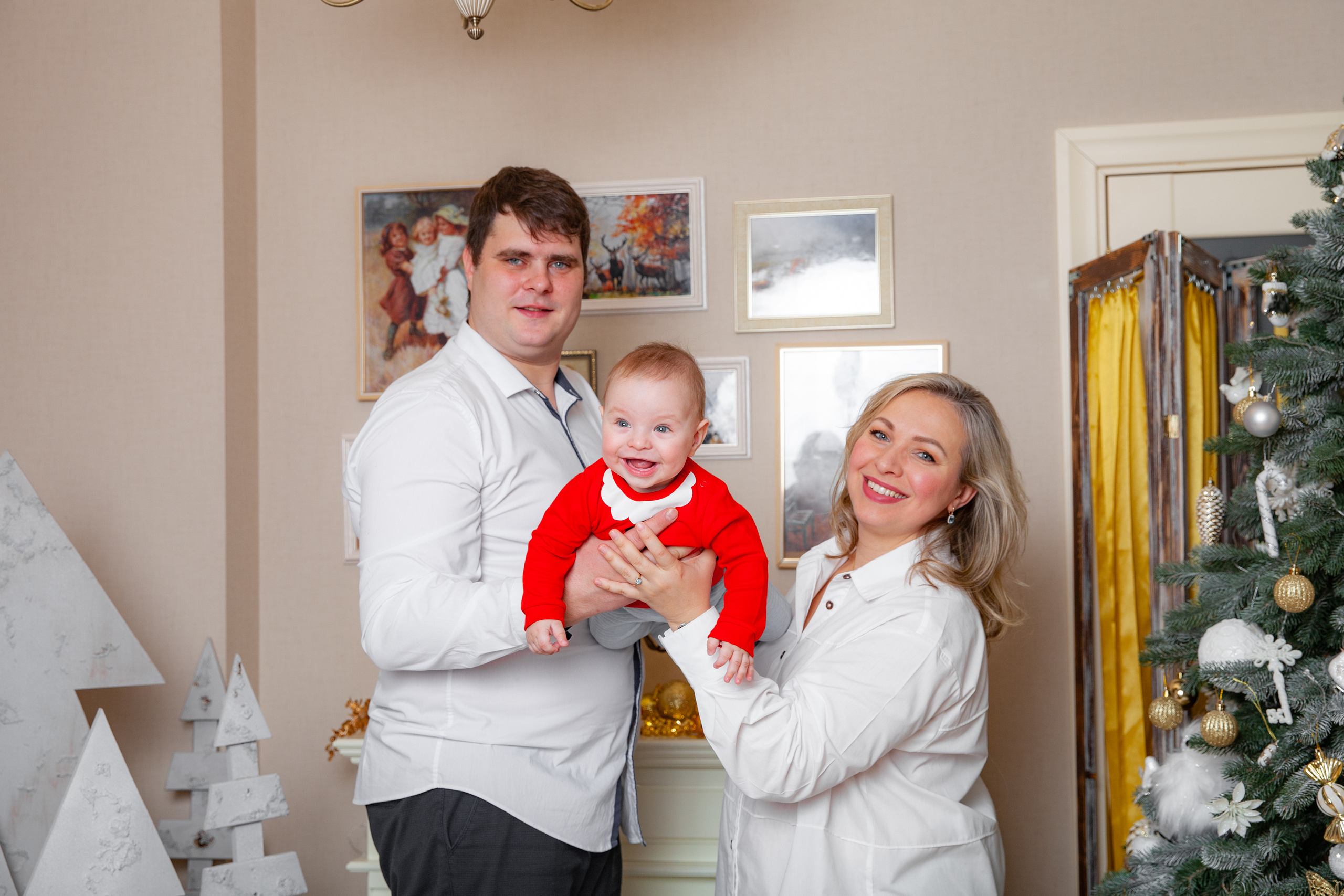 Новогодняя фотосессия для Оли и семьи. Фотограф в Железнодорожном и Балашихе