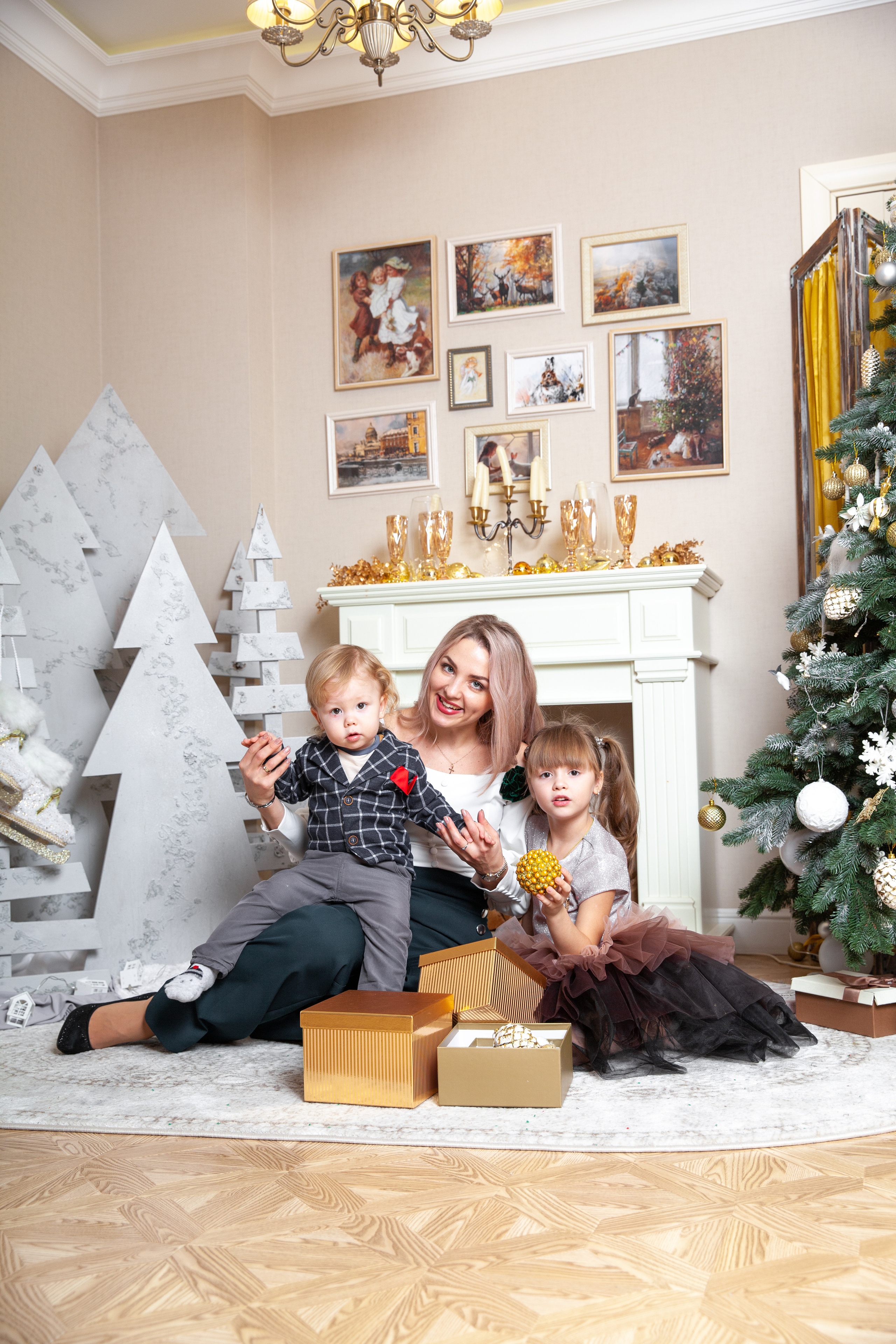 Мария с малышами. Новогодняя фотосессия. Фотограф в Железнодорожном и Балашихе