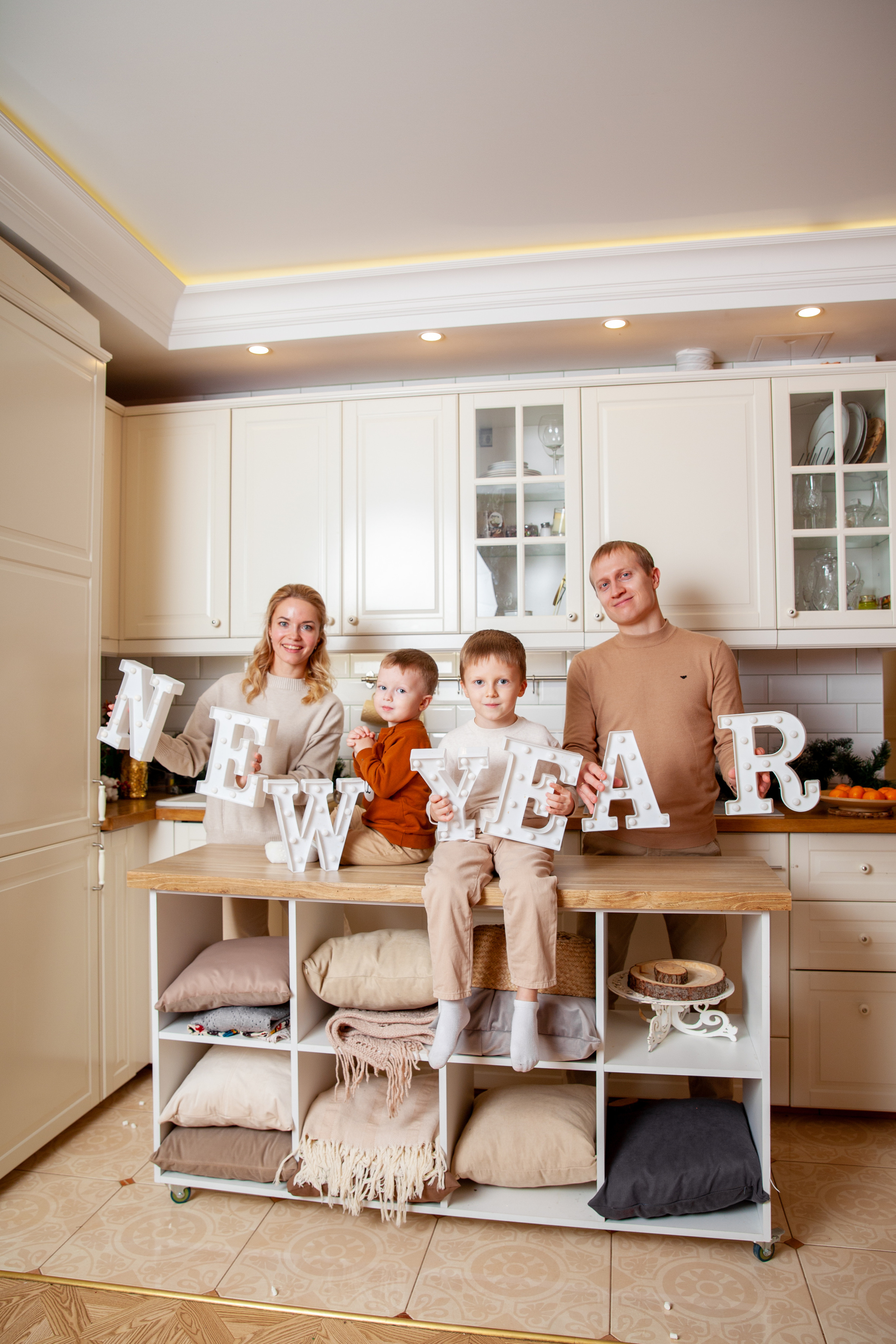 Новогодняя семейная фотосессия. Фотограф в Железнодорожном и Балашихе