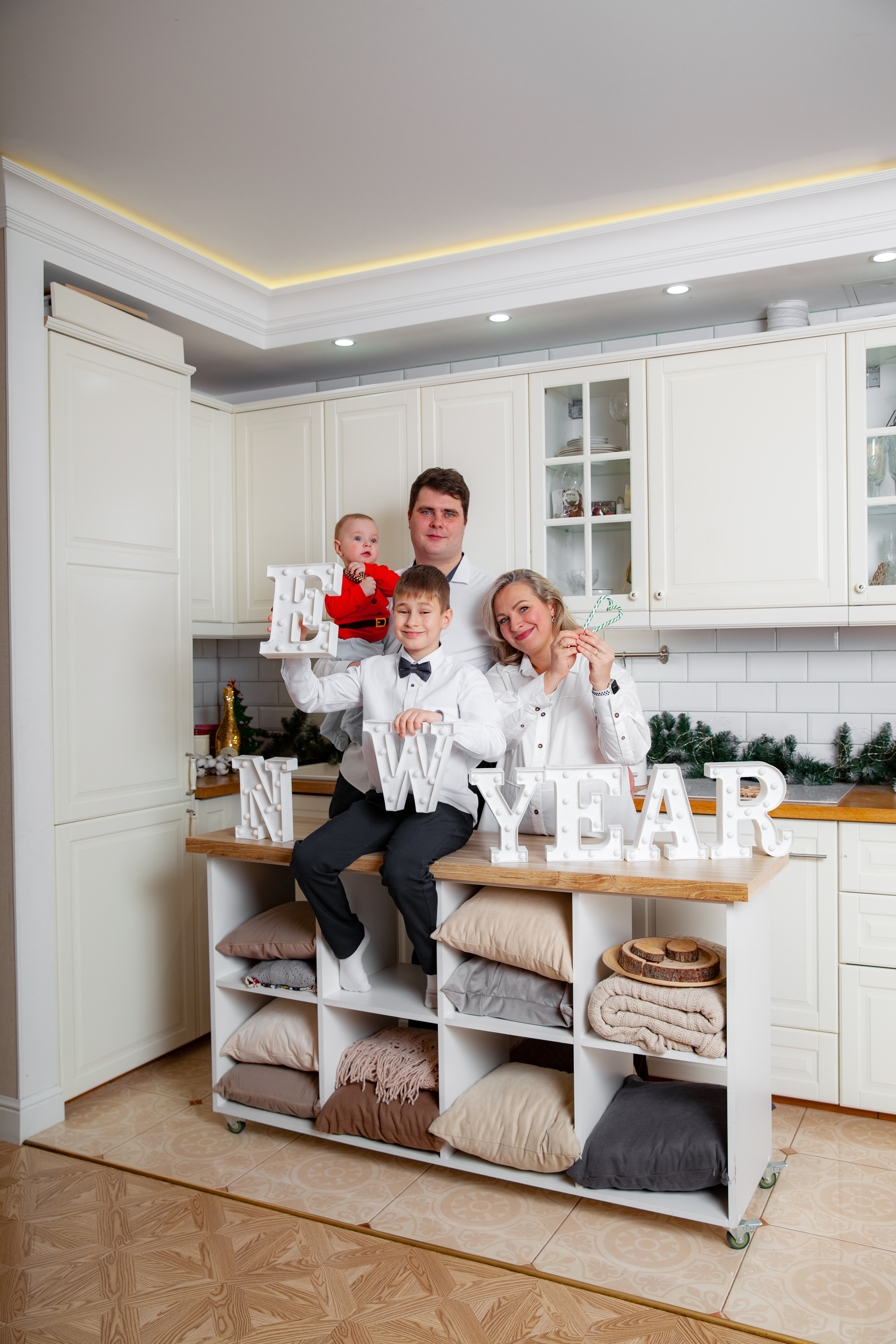 Новогодняя фотосессия для Оли и семьи. Фотограф в Железнодорожном и Балашихе
