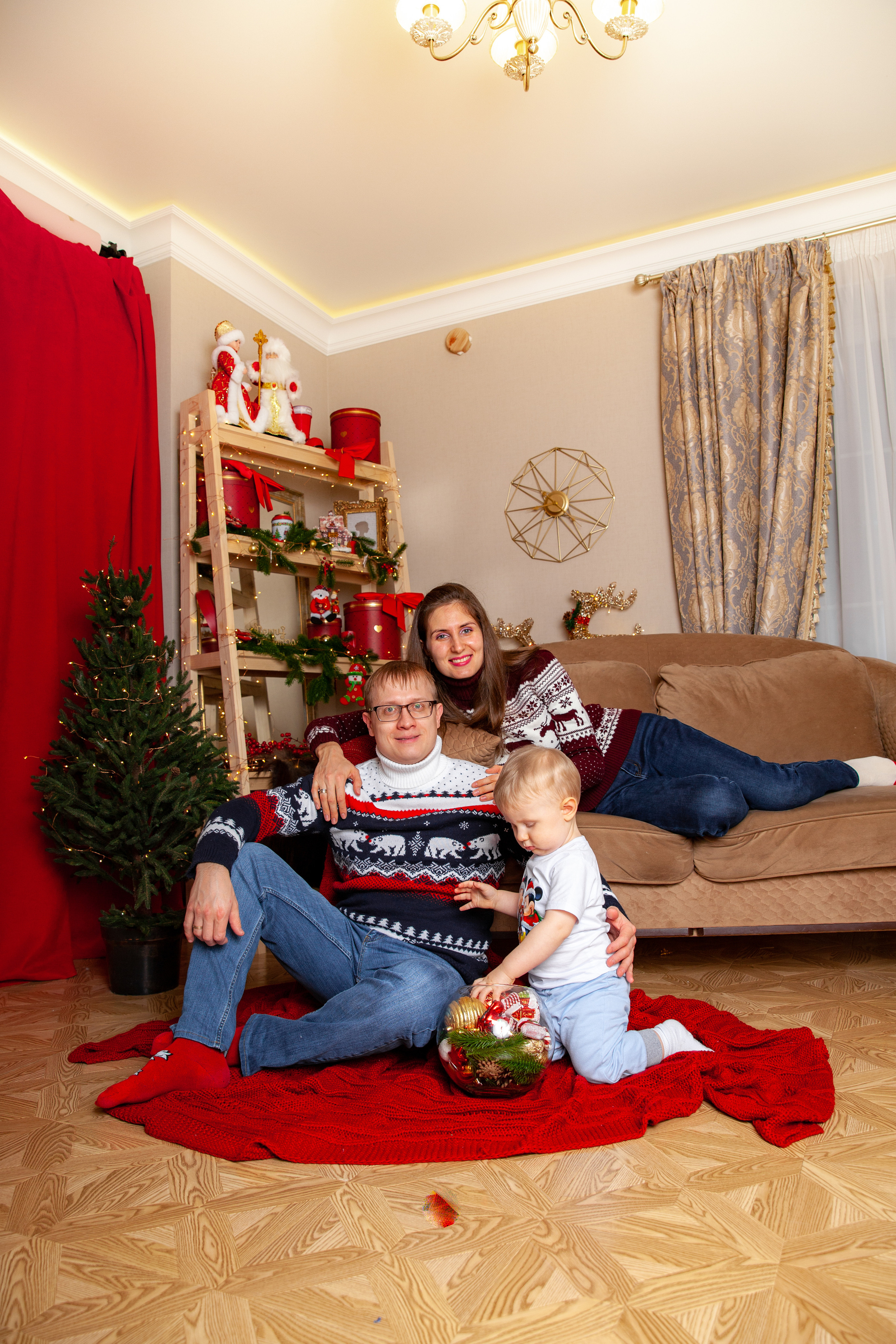 Новогодняя фотосессия для Виталия, Яны и Дани. Фотограф в Железнодорожном и Балашихе