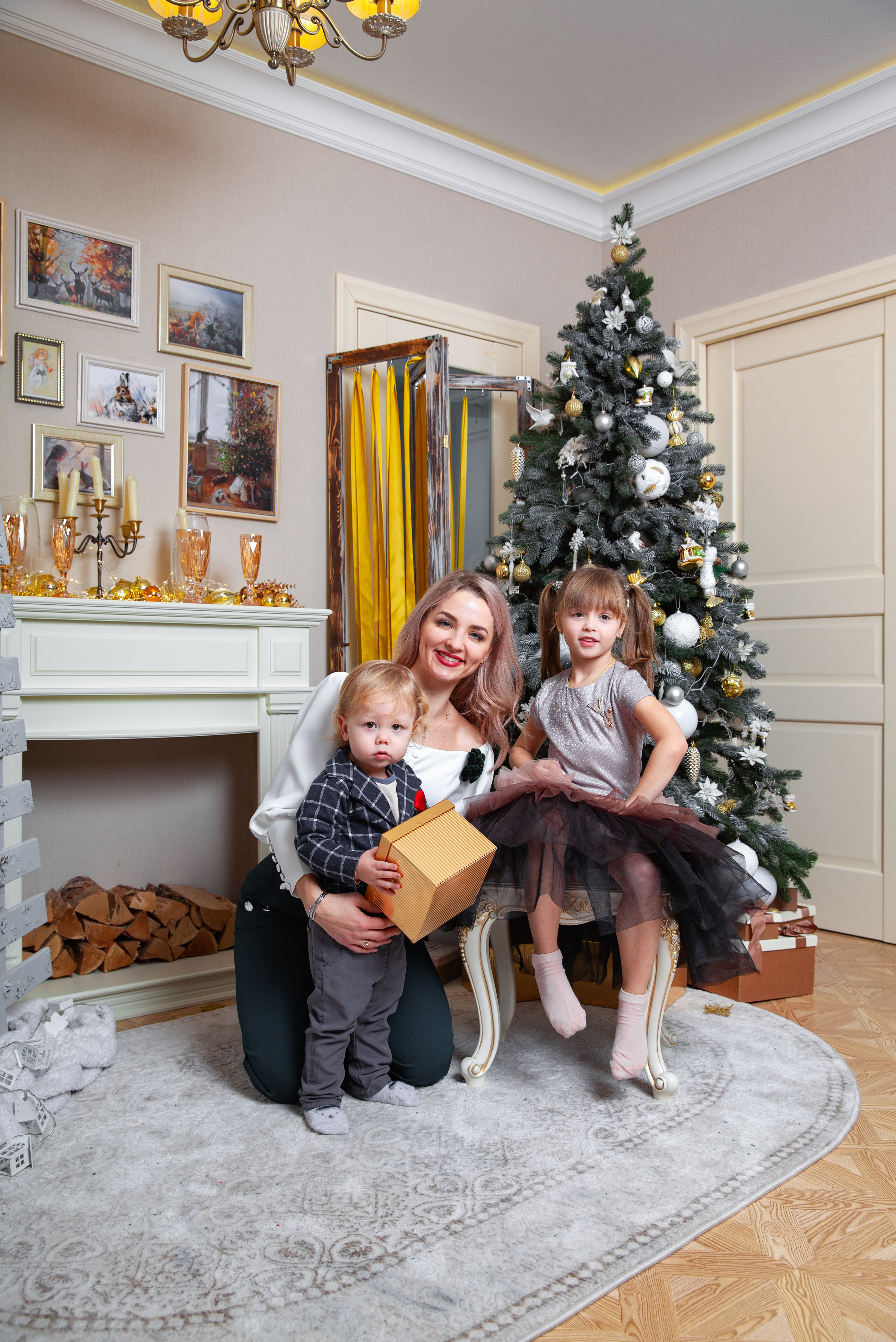 Мария с малышами. Новогодняя фотосессия. Фотограф в Железнодорожном и Балашихе
