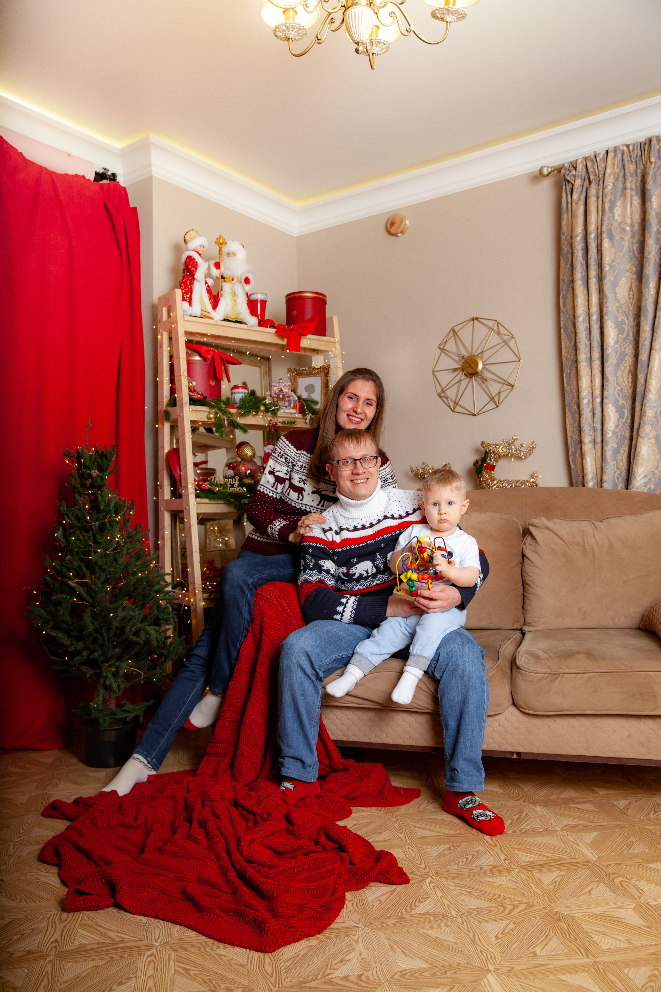 Новогодняя фотосессия для Виталия, Яны и Дани. Фотограф в Железнодорожном и Балашихе