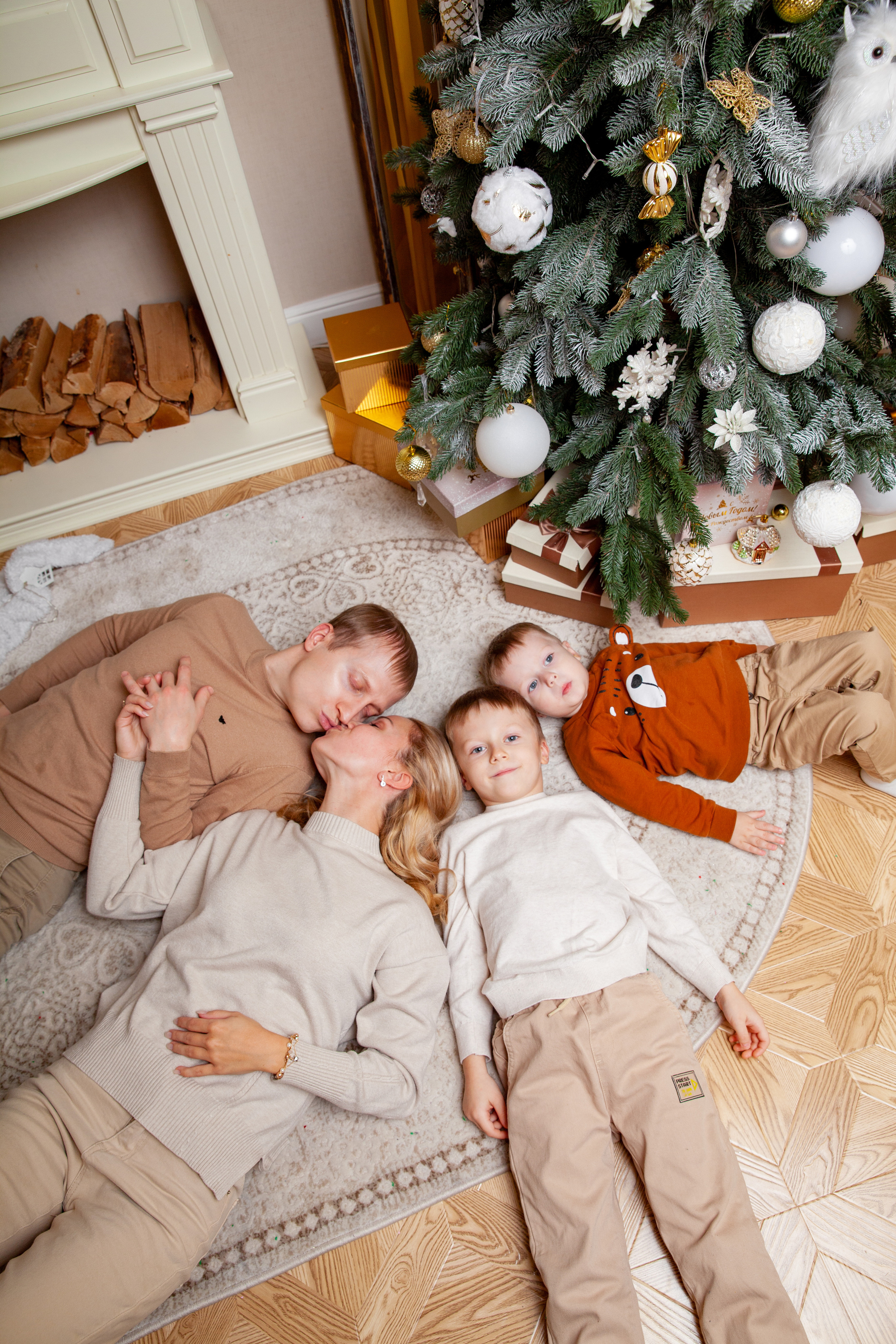 Новогодняя семейная фотосессия. Фотограф в Железнодорожном и Балашихе