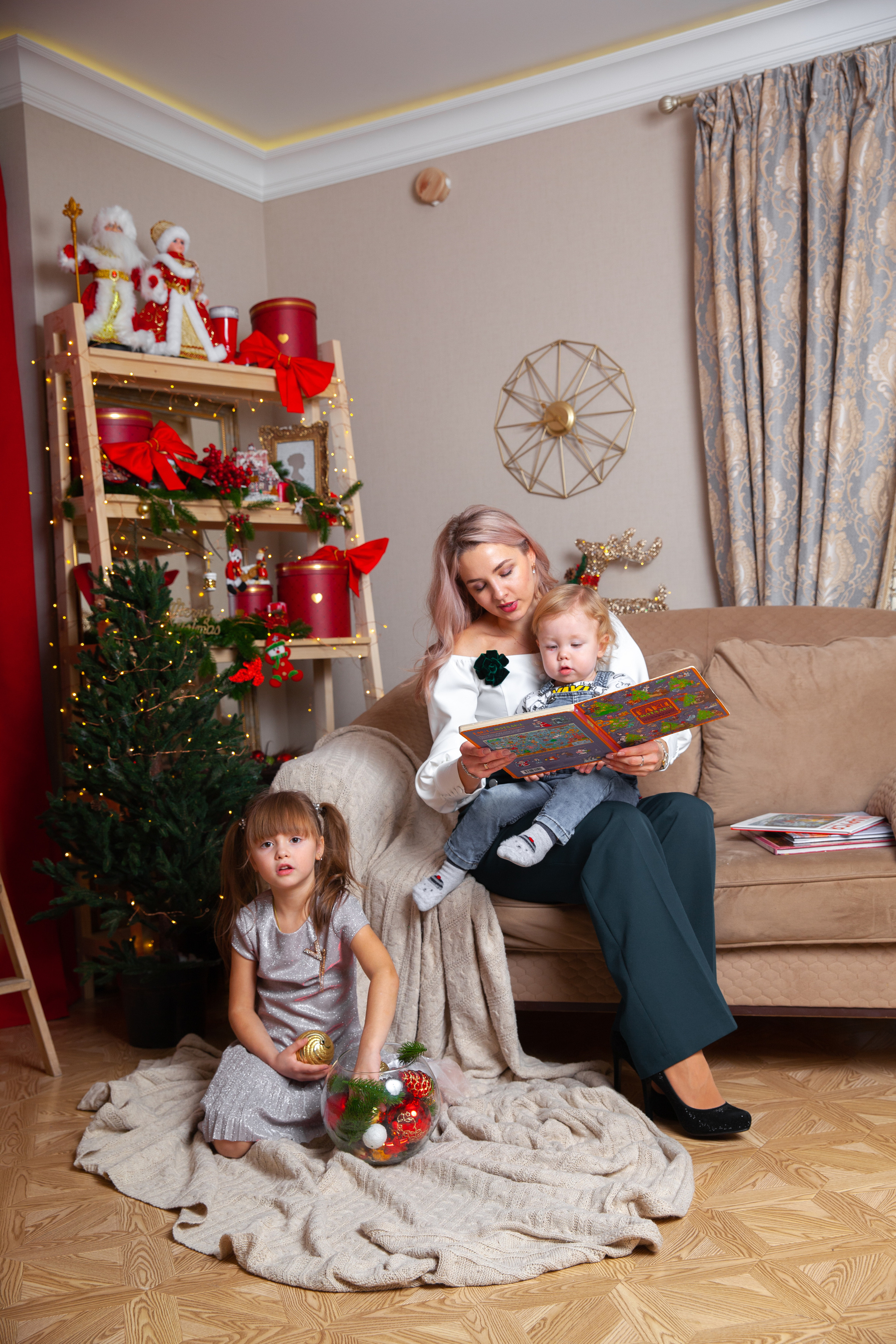 Мария с малышами. Новогодняя фотосессия. Фотограф в Железнодорожном и Балашихе