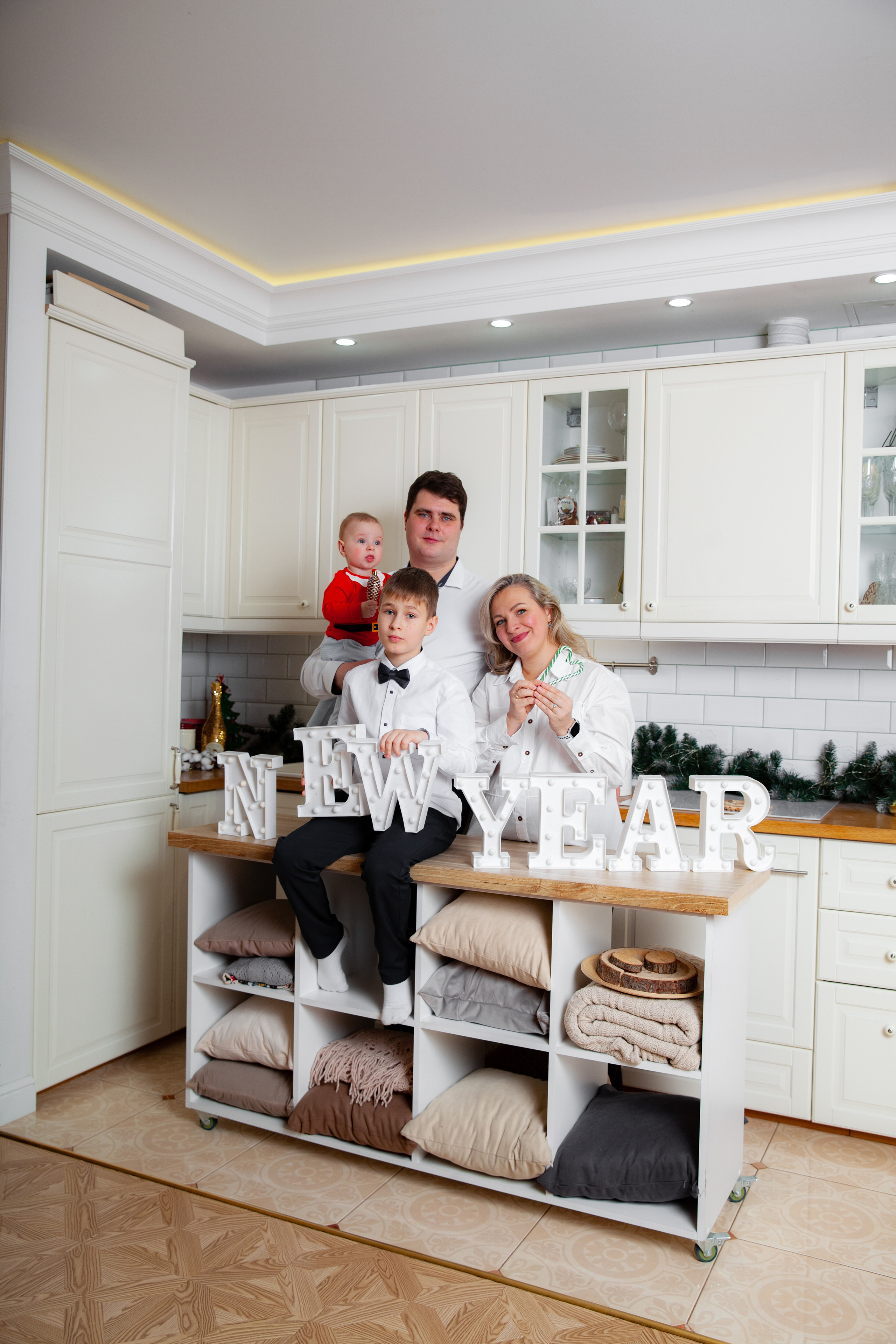 Новогодняя фотосессия для Оли и семьи. Фотограф в Железнодорожном и Балашихе