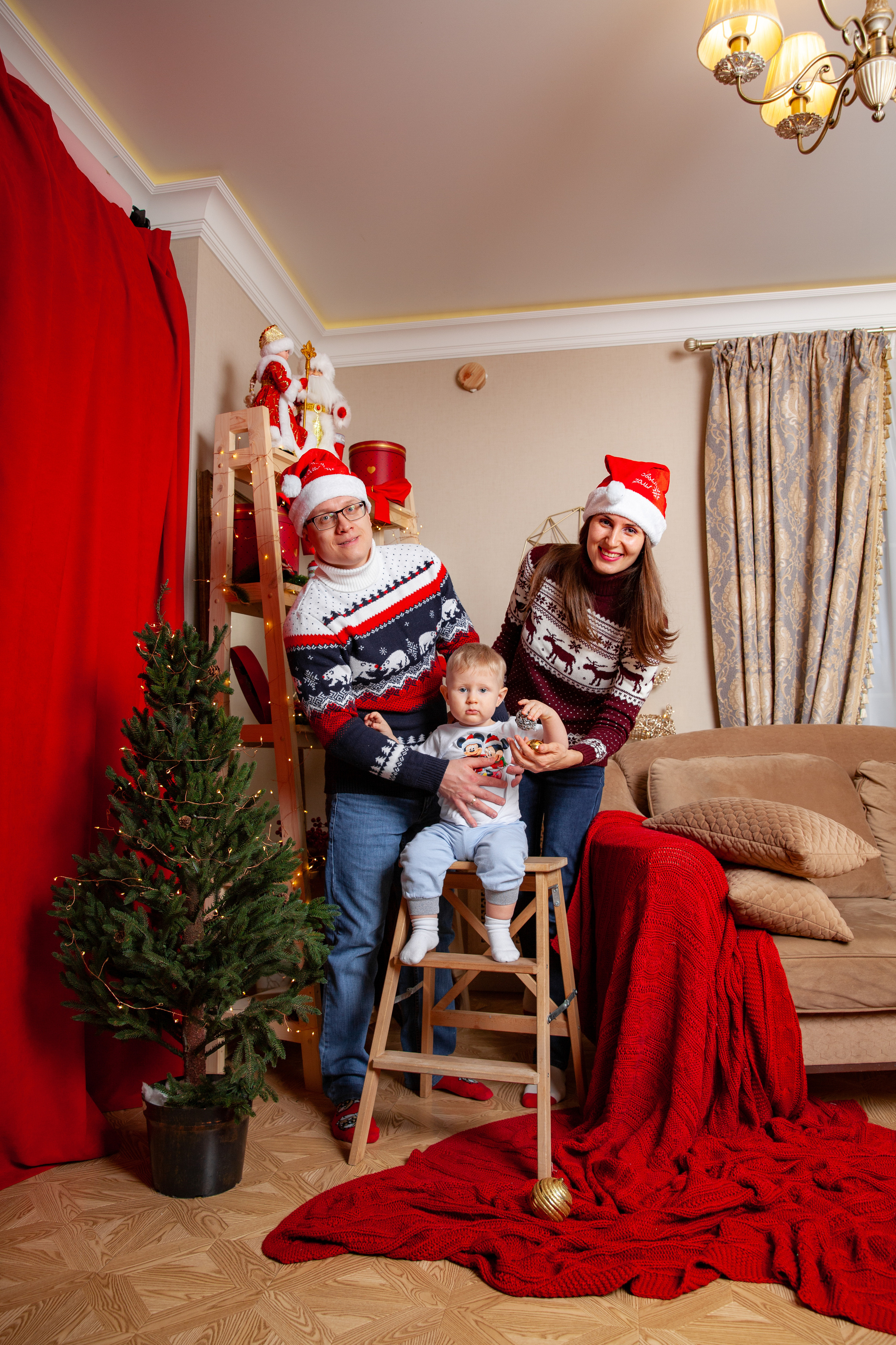 Новогодняя фотосессия для Виталия, Яны и Дани. Фотограф в Железнодорожном и Балашихе