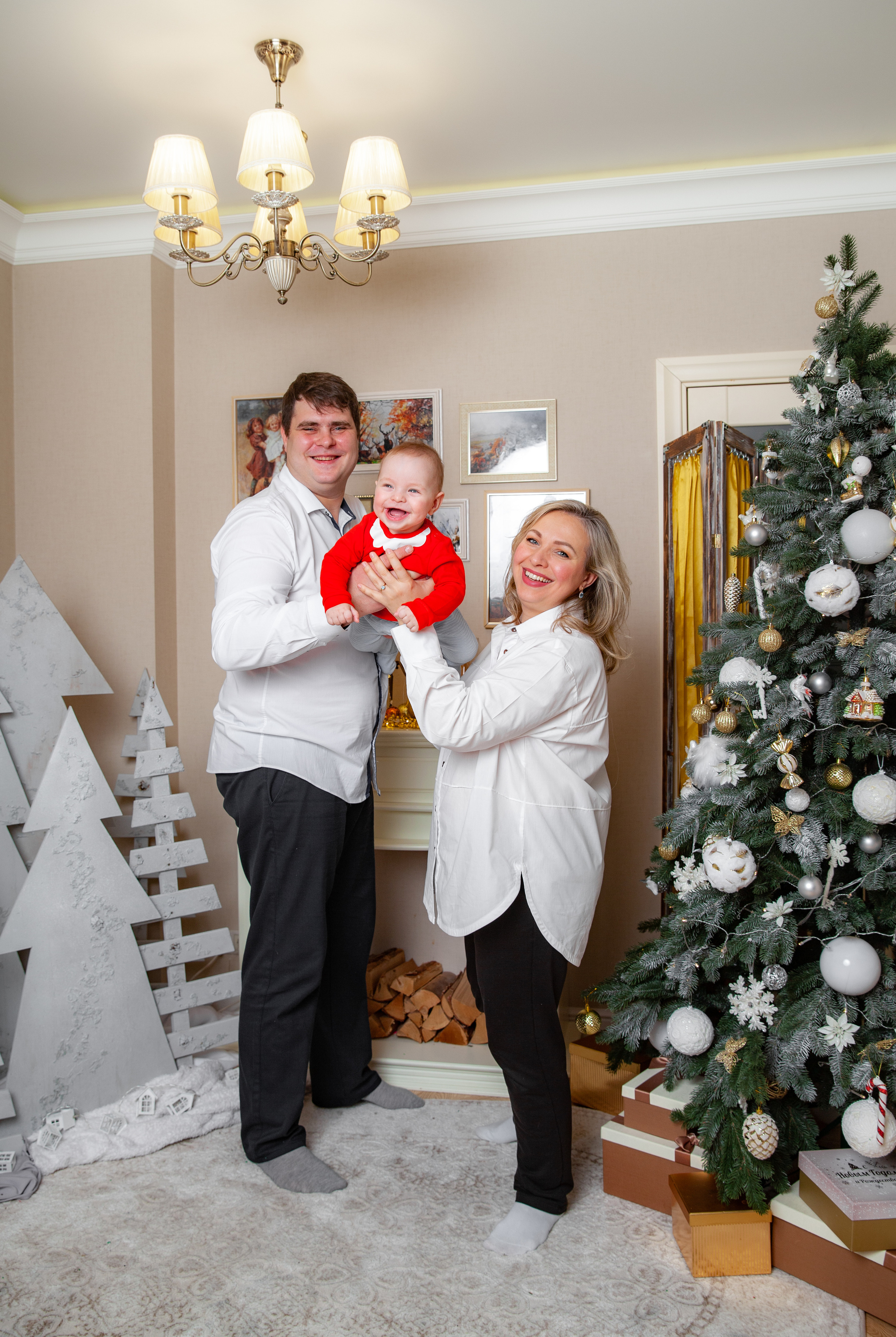 Новогодняя фотосессия для Оли и семьи. Фотограф в Железнодорожном и Балашихе