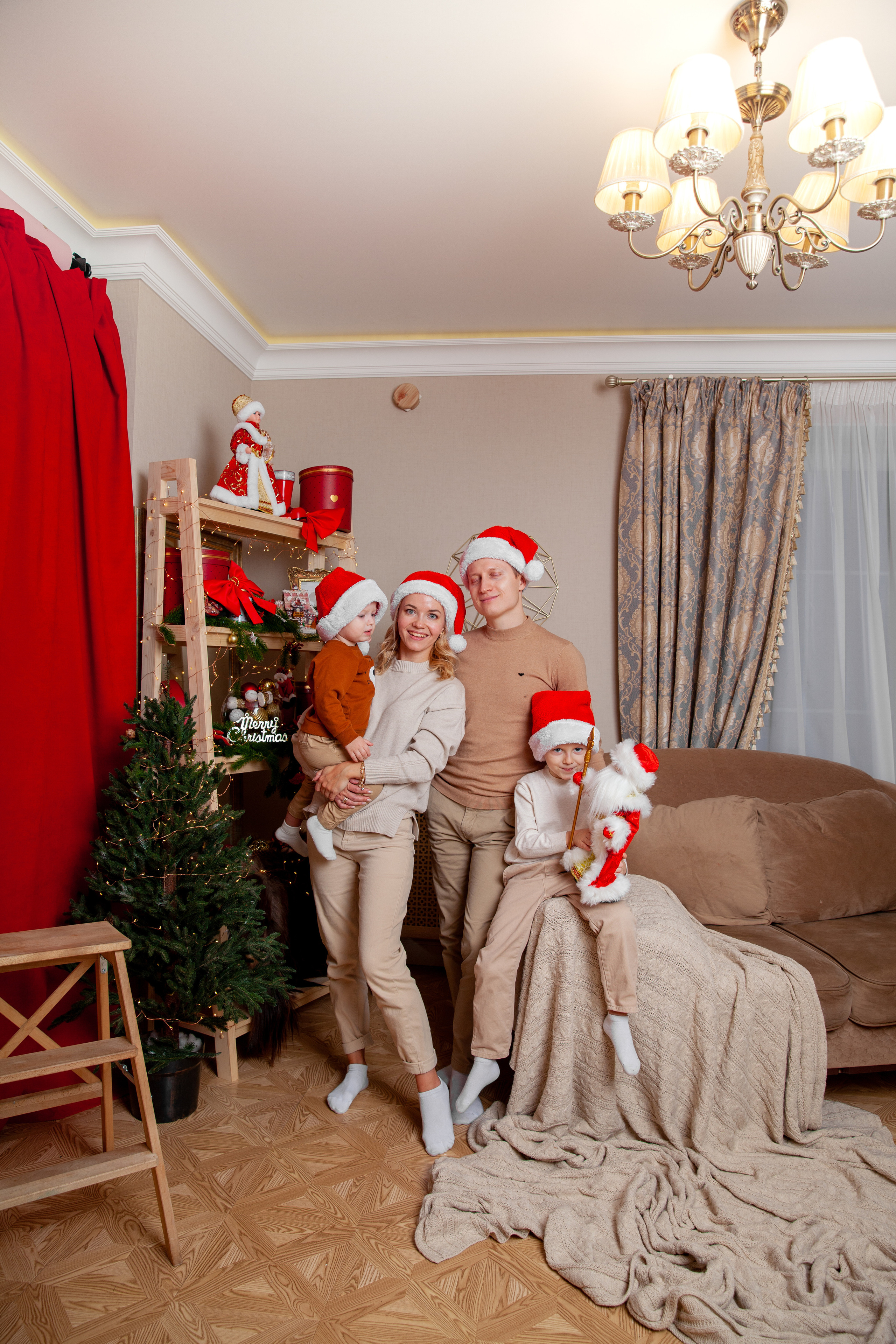 Новогодняя семейная фотосессия. Фотограф в Железнодорожном и Балашихе