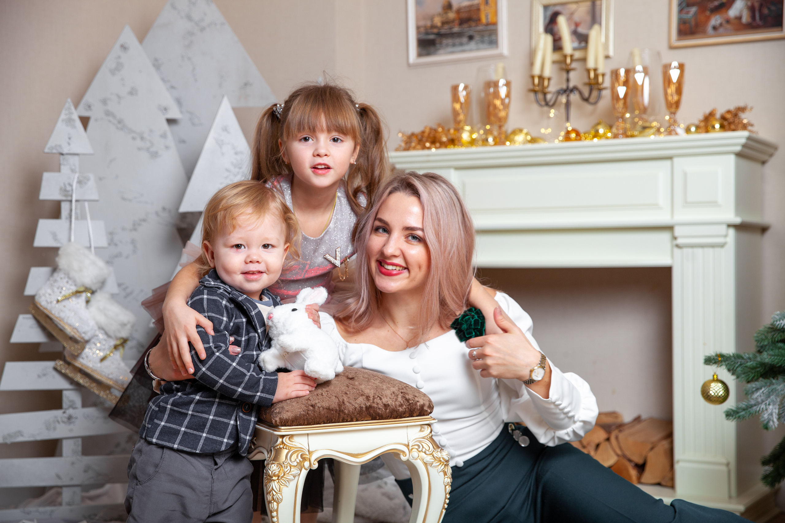 Мария с малышами. Новогодняя фотосессия. Фотограф в Железнодорожном и Балашихе