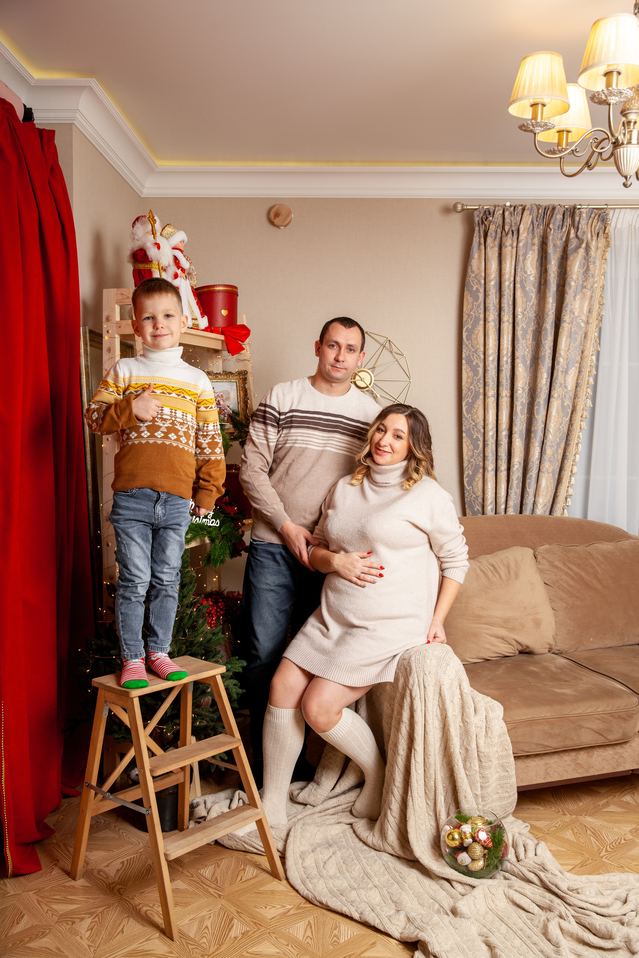 Новогодняя семейная фотосессия для Анастасии. Фотограф в Железнодорожном и Балашихе