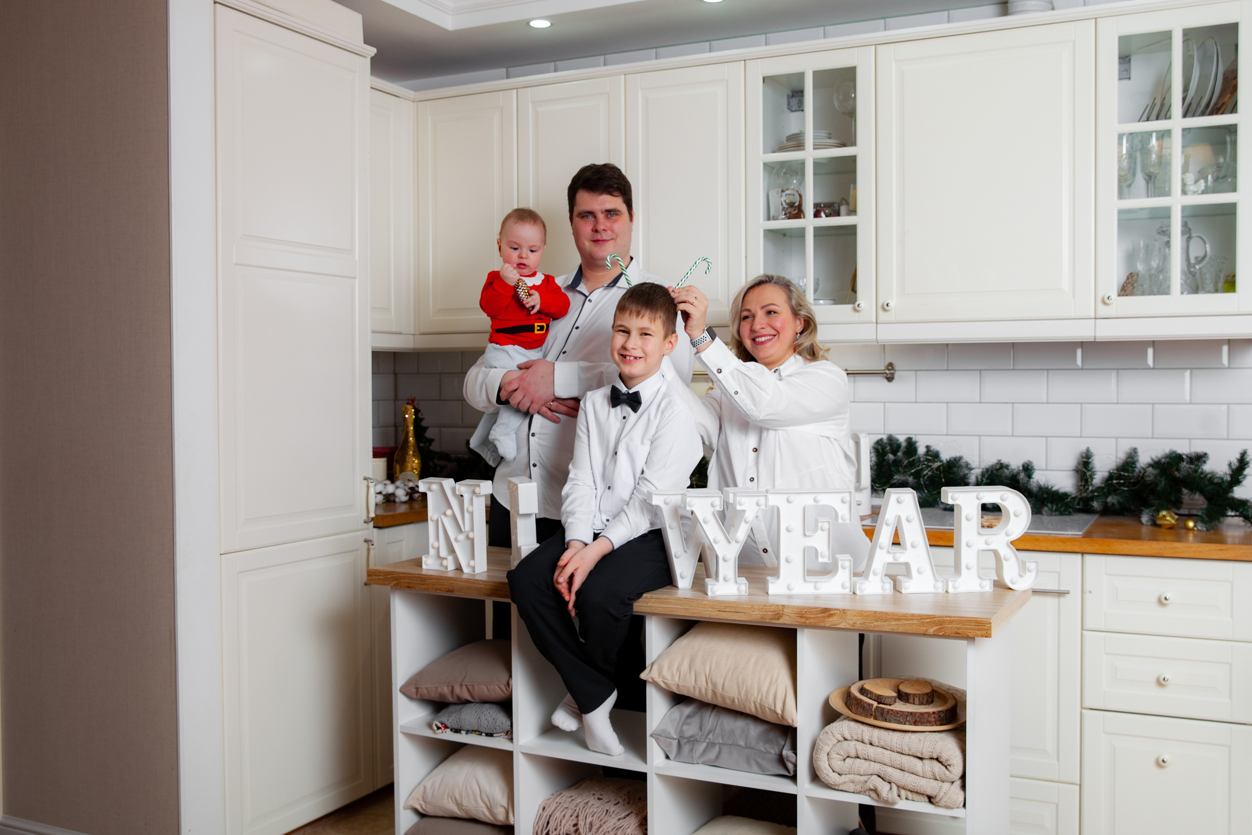 Новогодняя фотосессия для Оли и семьи. Фотограф в Железнодорожном и Балашихе