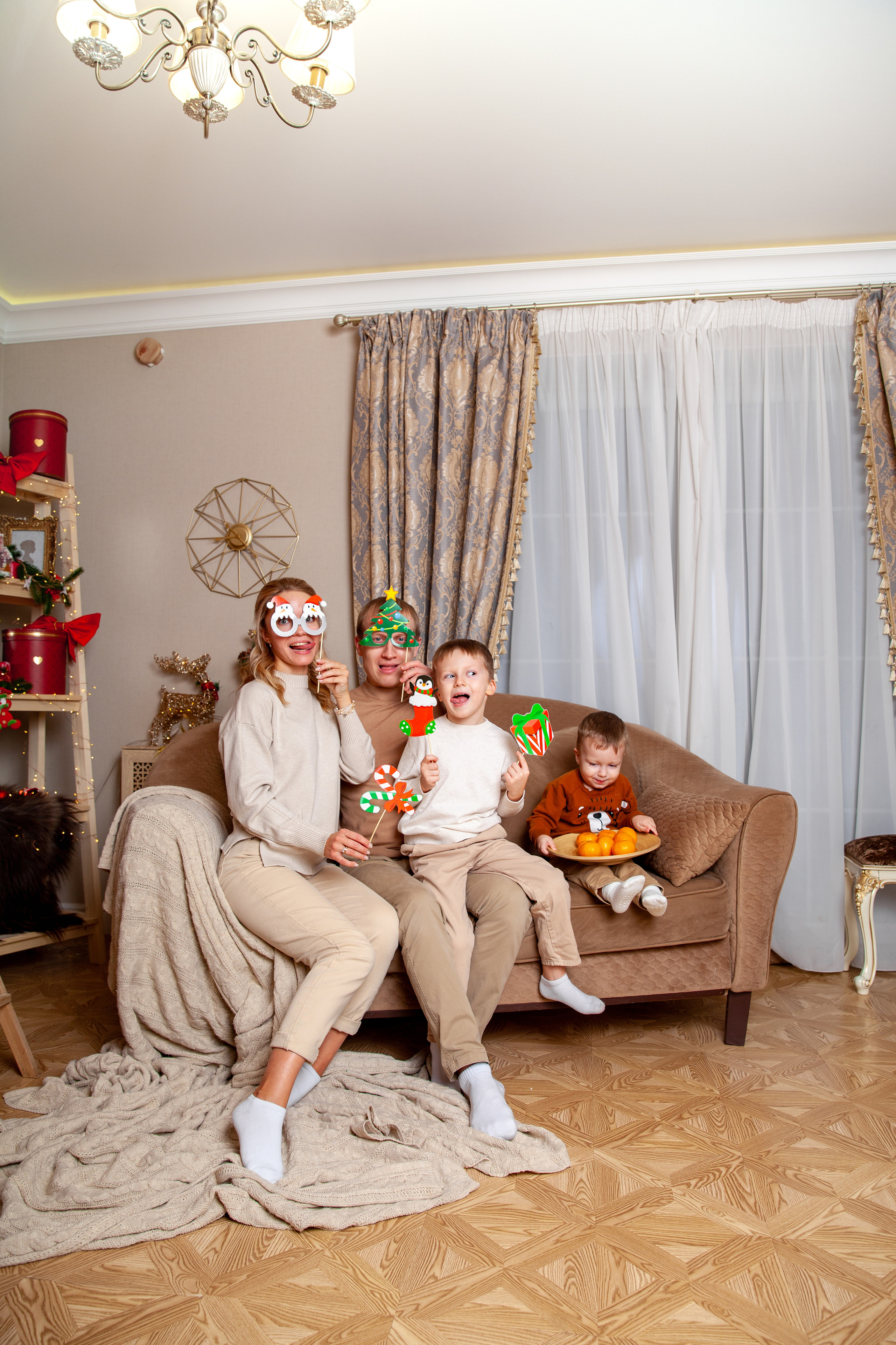 Новогодняя семейная фотосессия. Фотограф в Железнодорожном и Балашихе