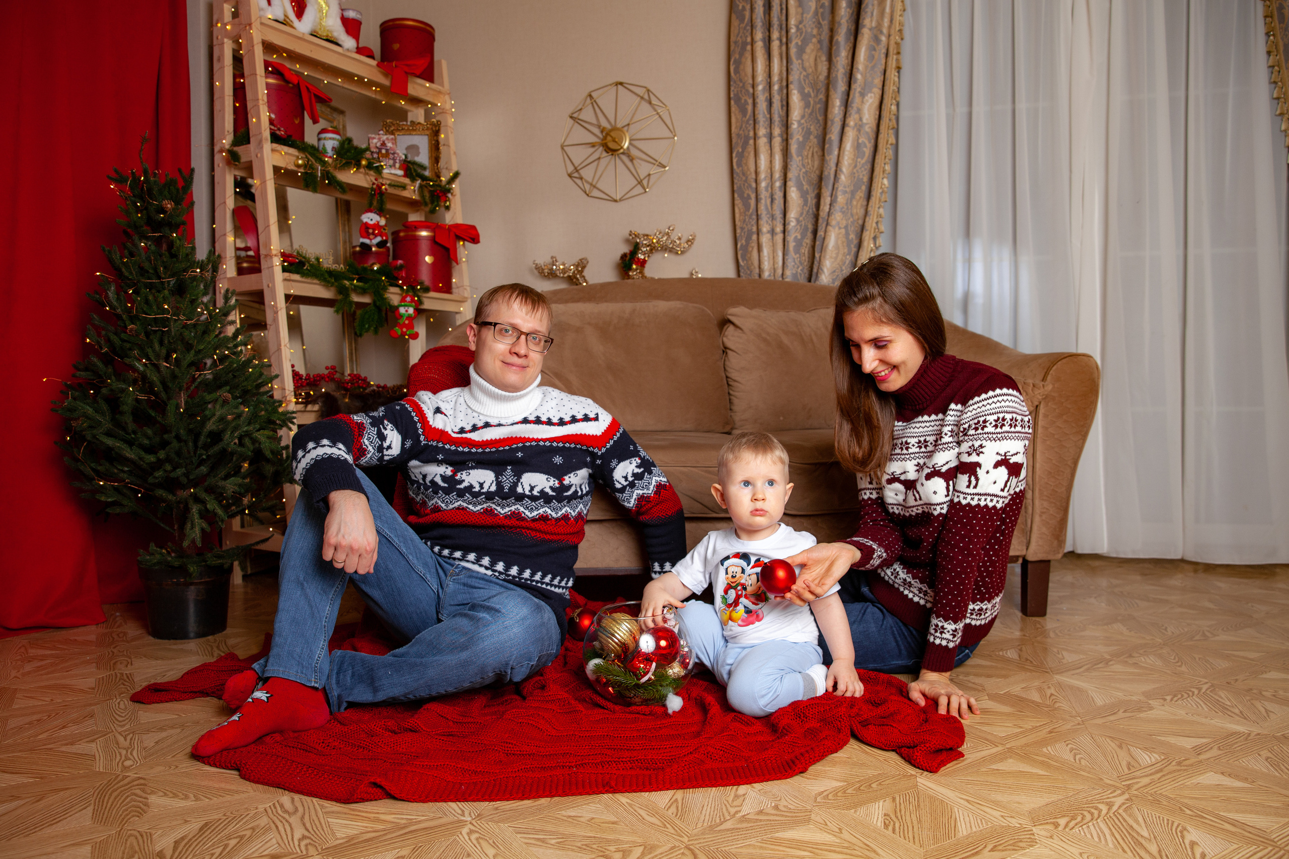 Новогодняя фотосессия для Виталия, Яны и Дани. Фотограф в Железнодорожном и Балашихе