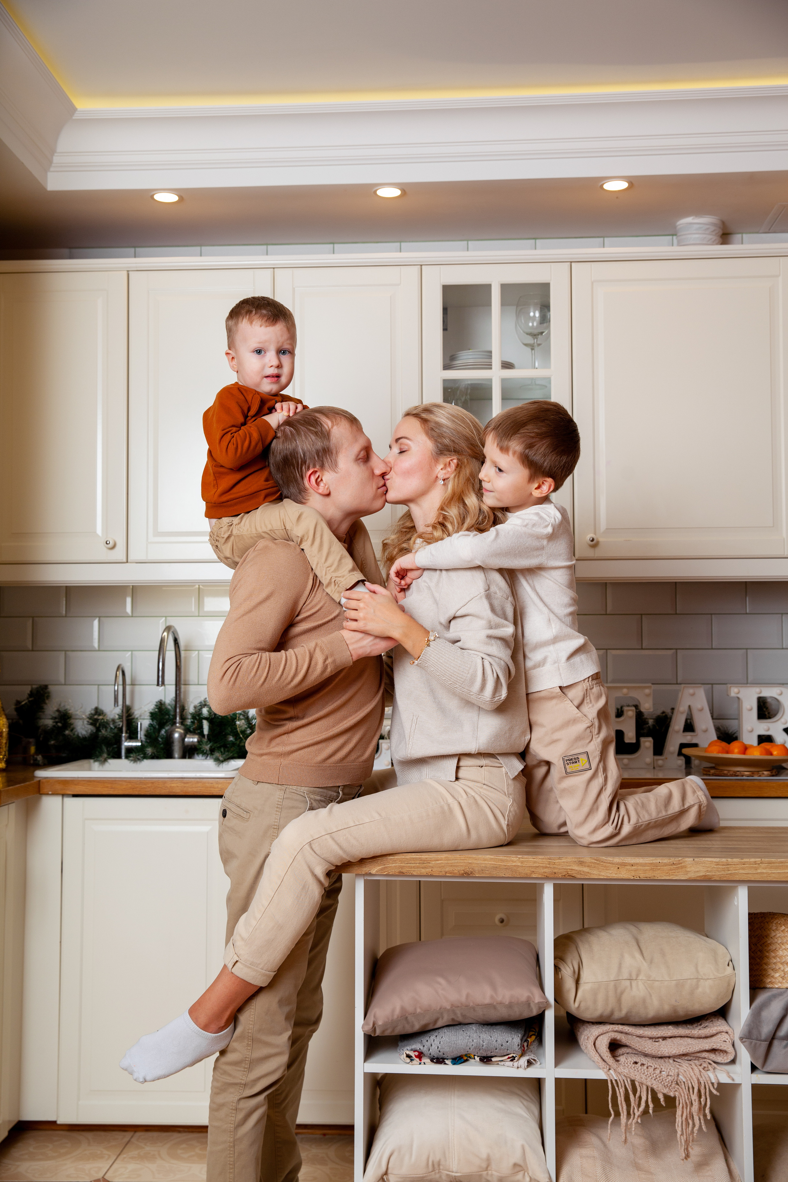 Новогодняя семейная фотосессия. Фотограф в Железнодорожном и Балашихе