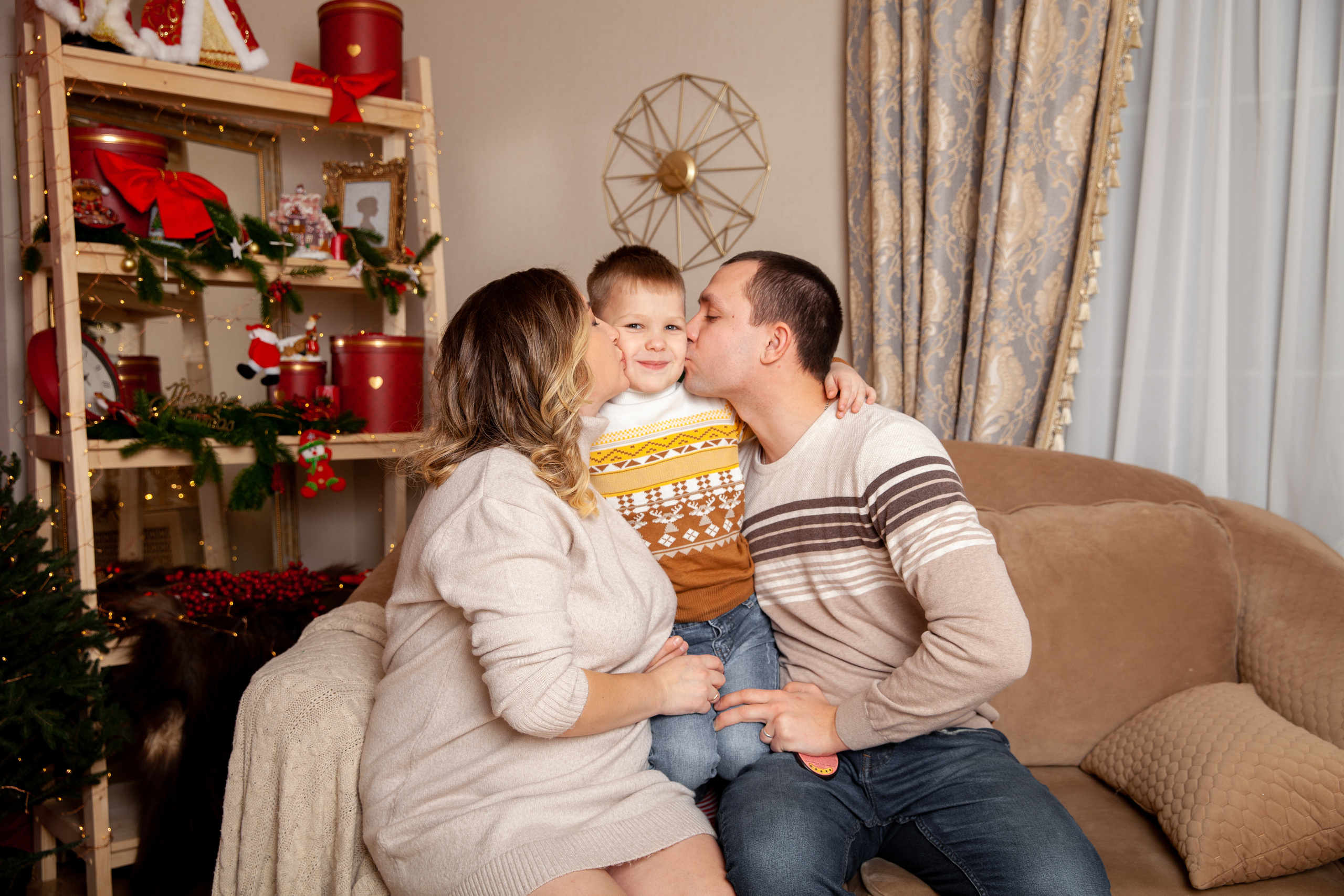 Новогодняя семейная фотосессия для Анастасии. Фотограф в Железнодорожном и Балашихе