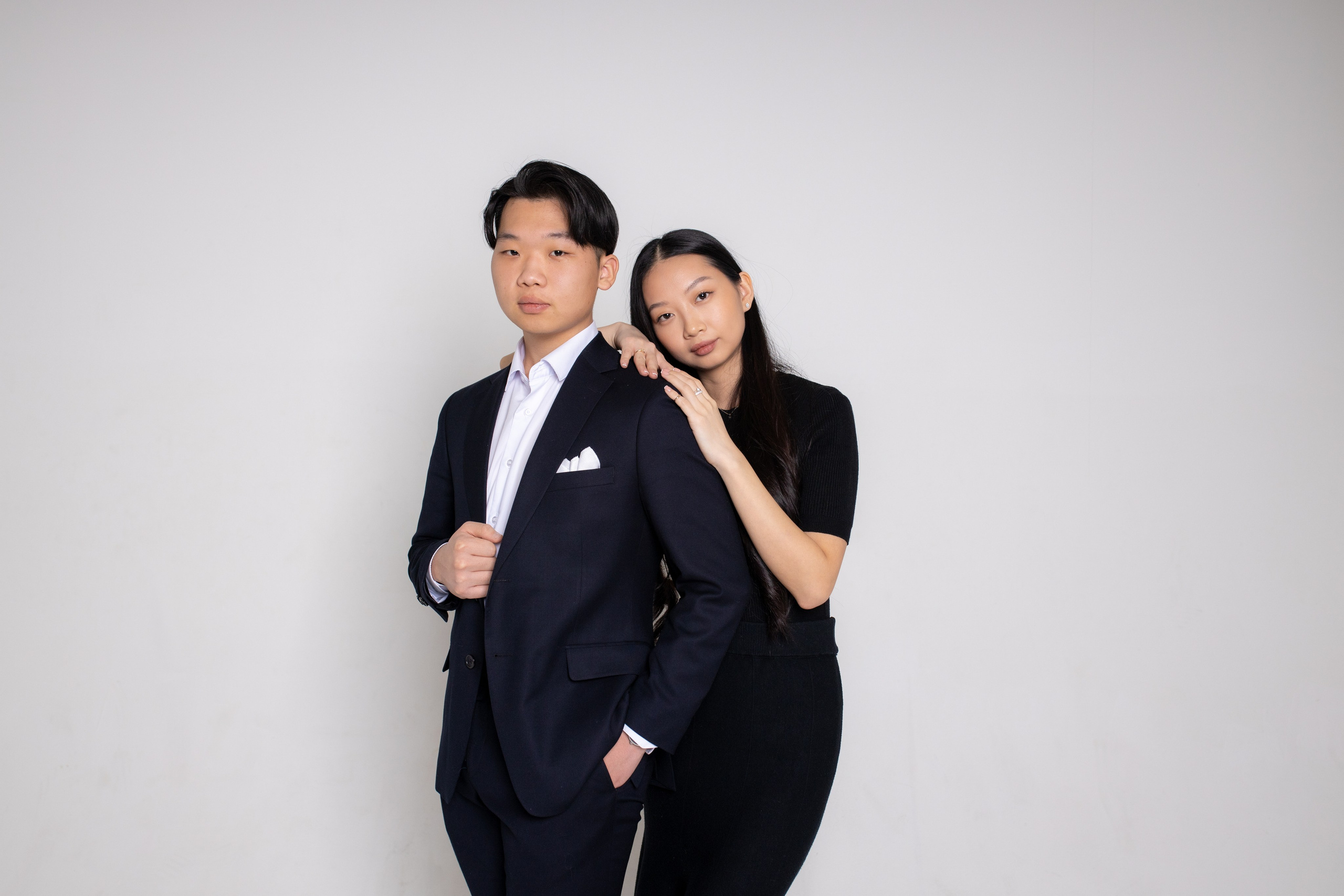 Семейная фотосессия на циклораме с импульсным светом. Фотограф в Железнодорожном и Балашихе