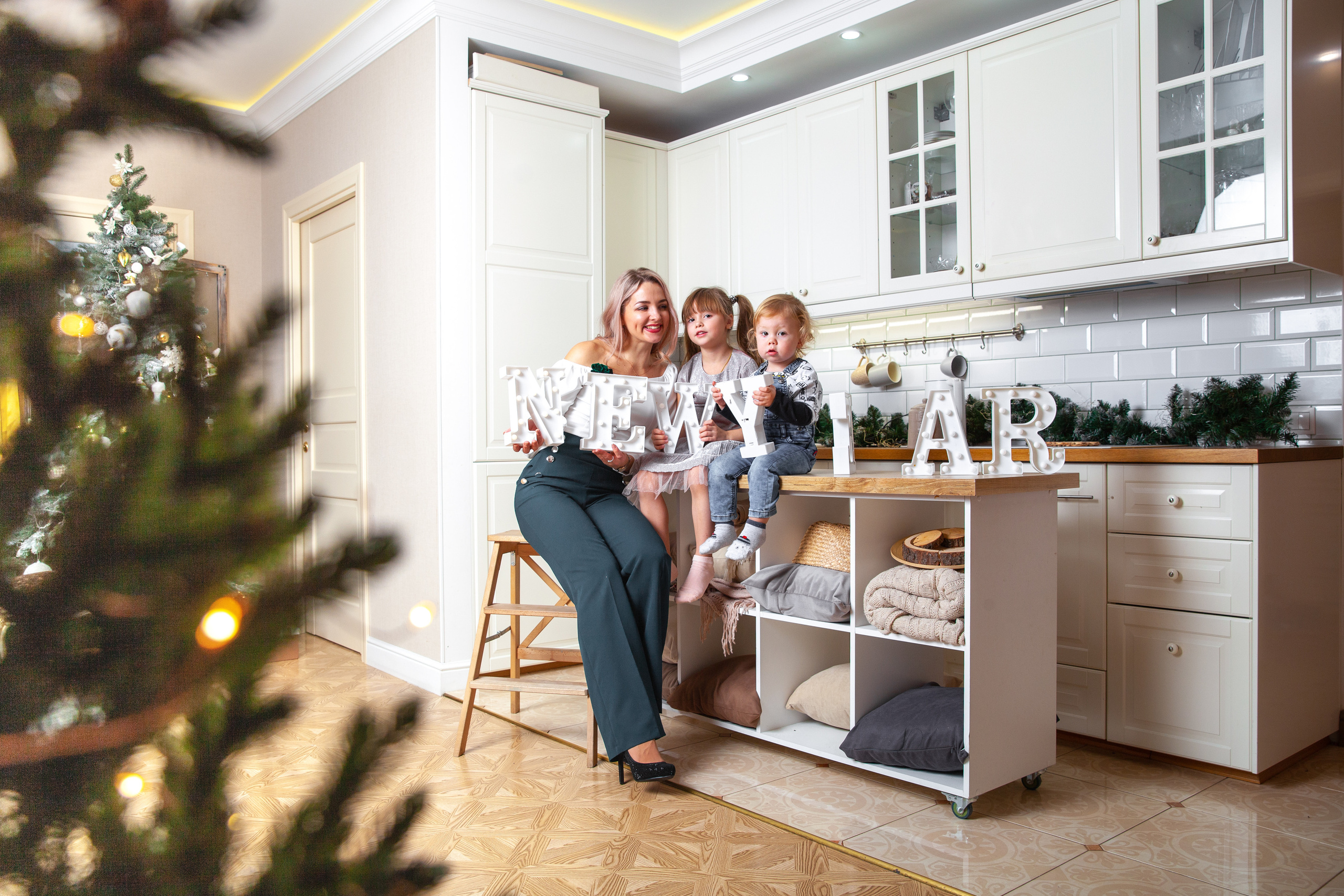 Мария с малышами. Новогодняя фотосессия. Фотограф в Железнодорожном и Балашихе