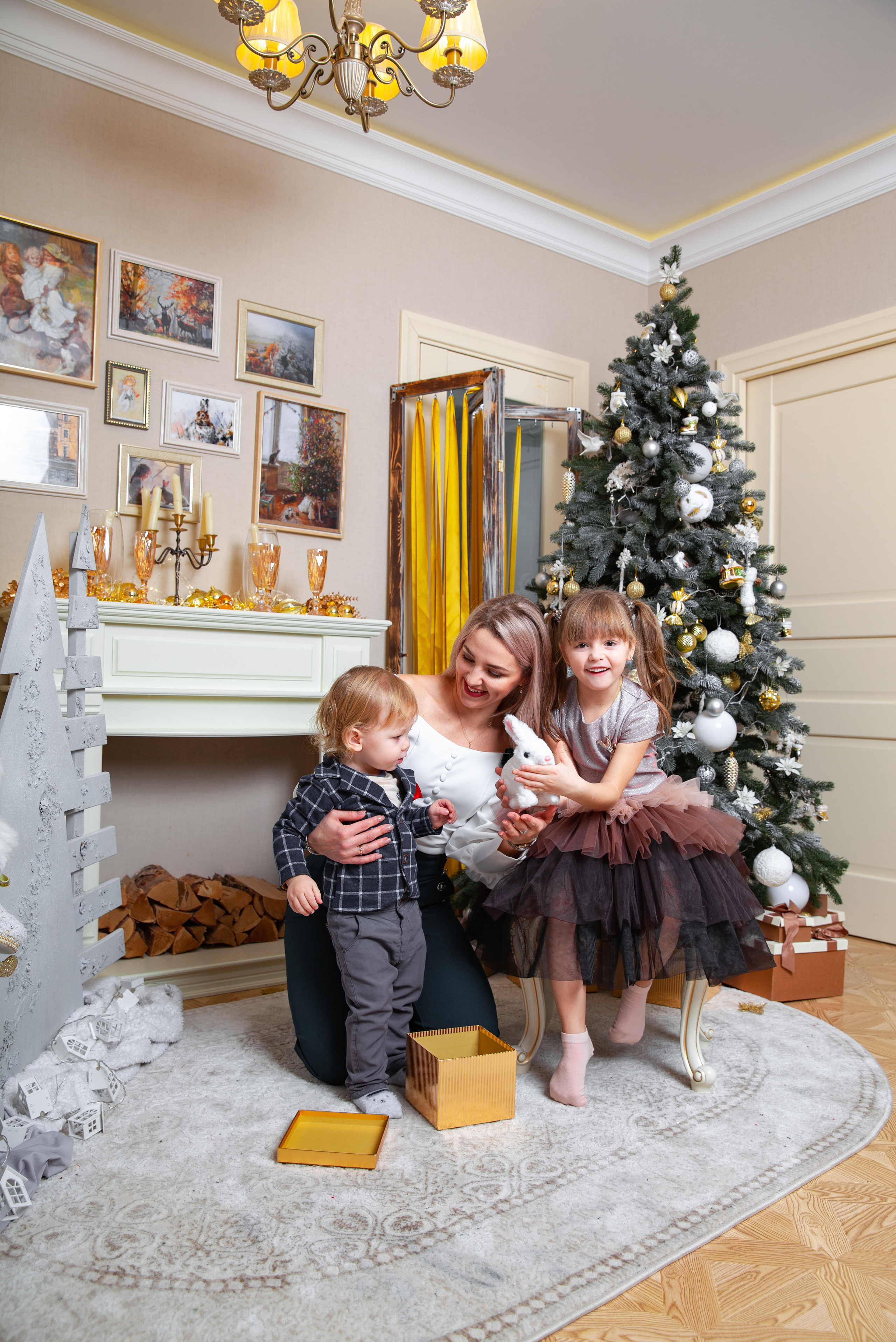 Мария с малышами. Новогодняя фотосессия. Фотограф в Железнодорожном и Балашихе