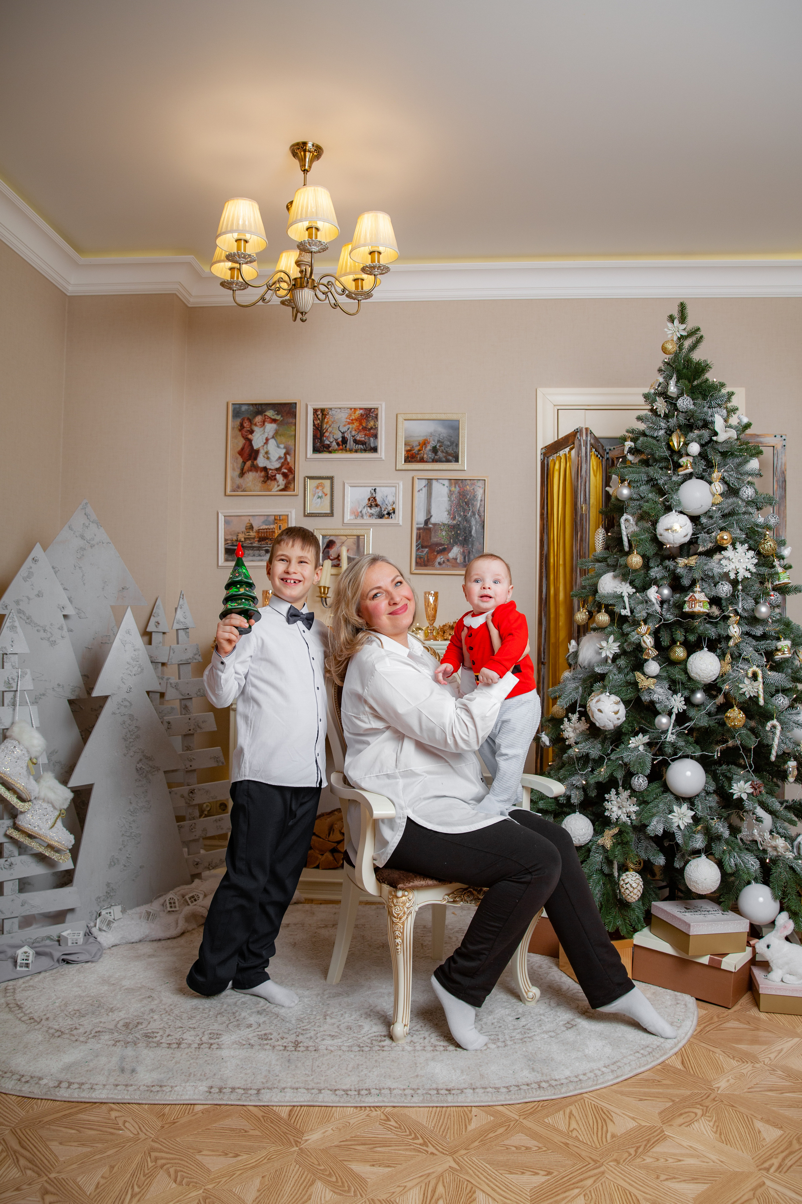 Новогодняя фотосессия для Оли и семьи. Фотограф в Железнодорожном и Балашихе