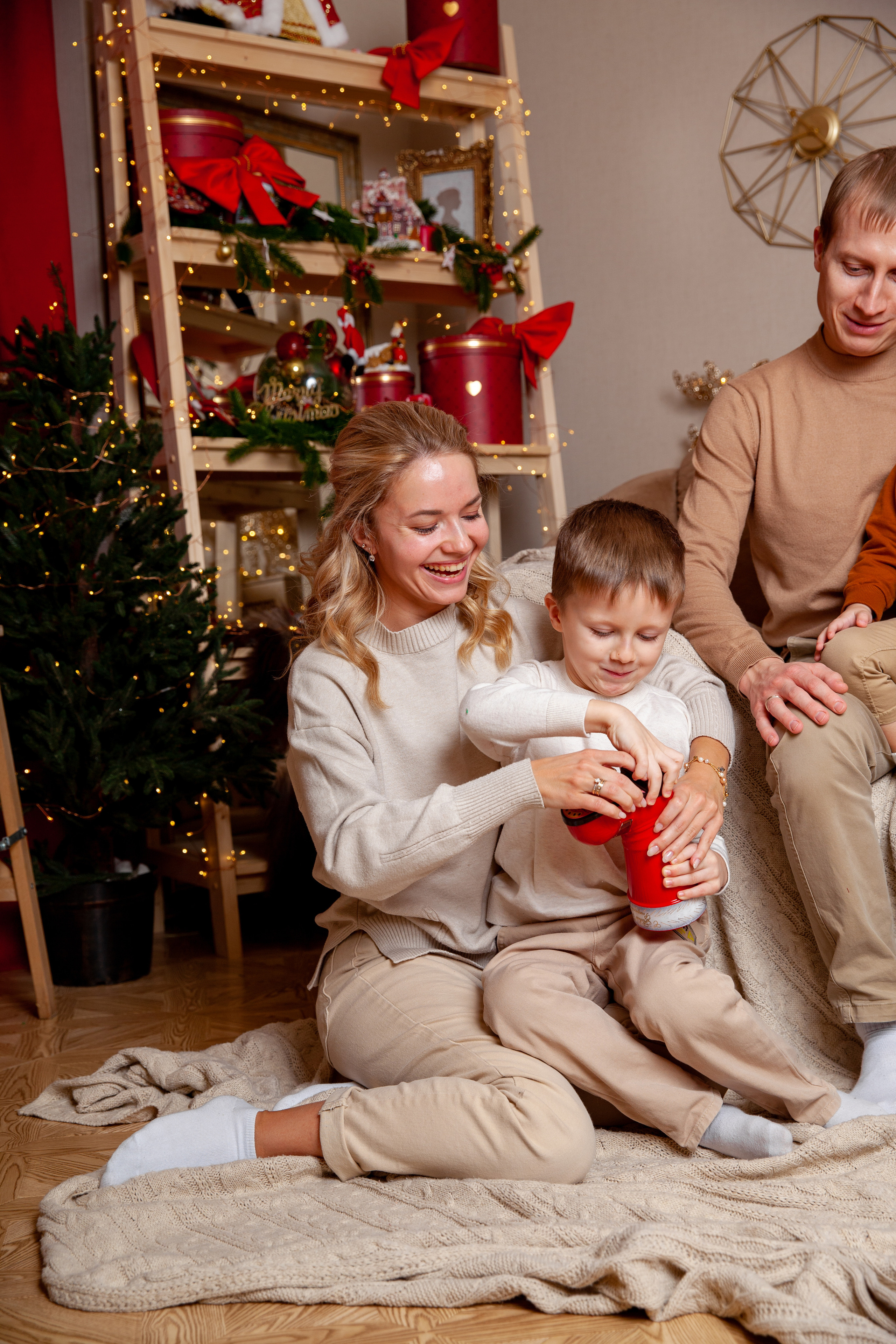 Новогодняя семейная фотосессия. Фотограф в Железнодорожном и Балашихе