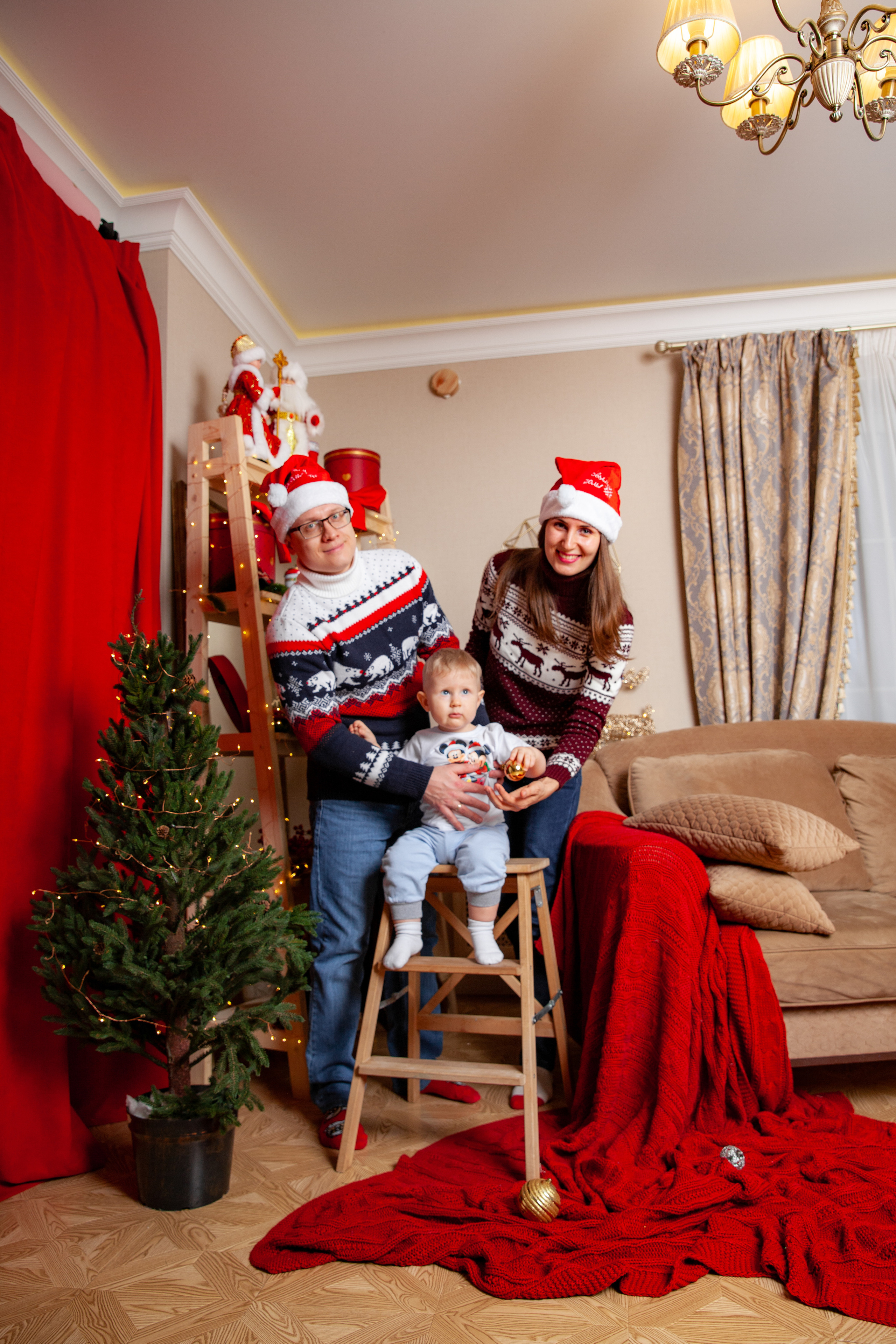 Новогодняя фотосессия для Виталия, Яны и Дани. Фотограф в Железнодорожном и Балашихе