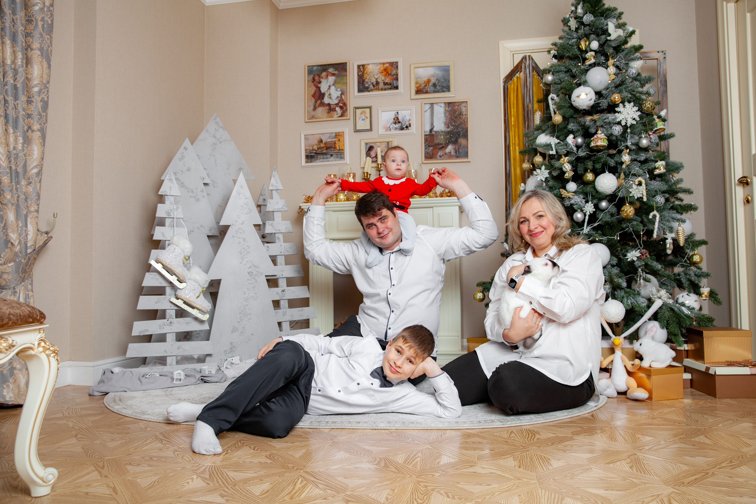 Новогодняя фотосессия для Оли и семьи. Фотограф в Железнодорожном и Балашихе