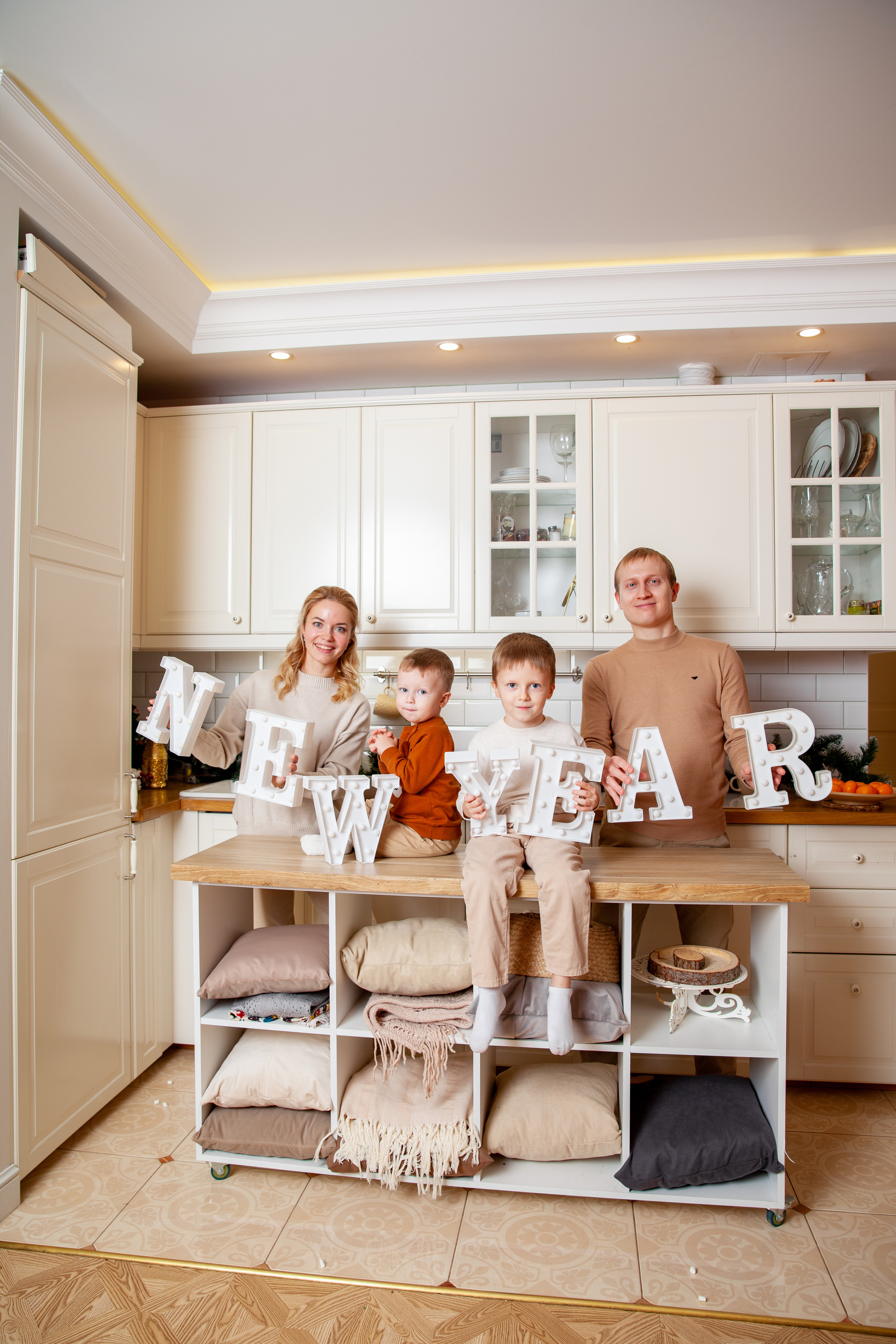 Новогодняя семейная фотосессия. Фотограф в Железнодорожном и Балашихе