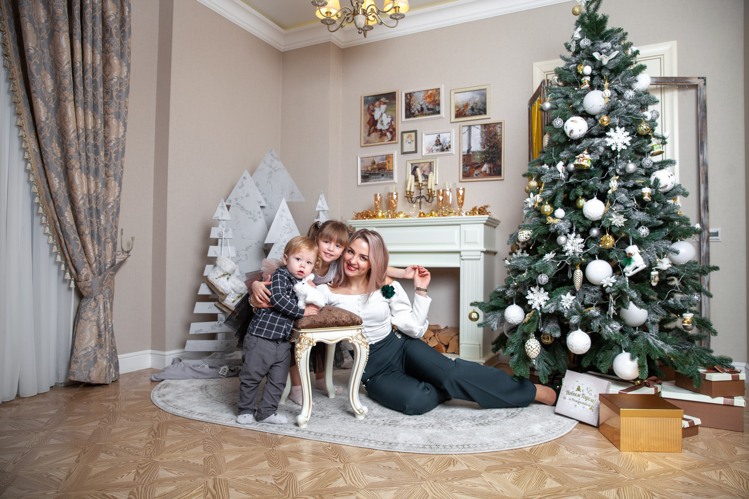 Мария с малышами. Новогодняя фотосессия. Фотограф в Железнодорожном и Балашихе