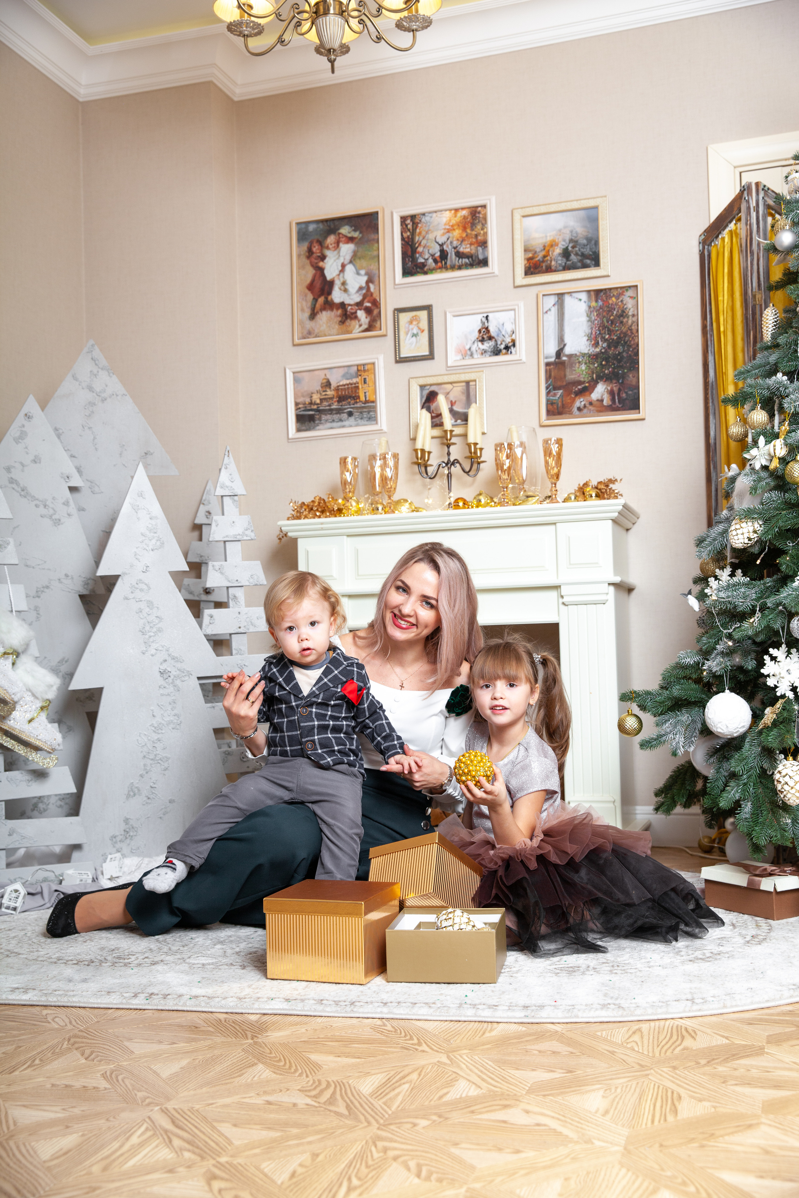 Мария с малышами. Новогодняя фотосессия. Фотограф в Железнодорожном и Балашихе