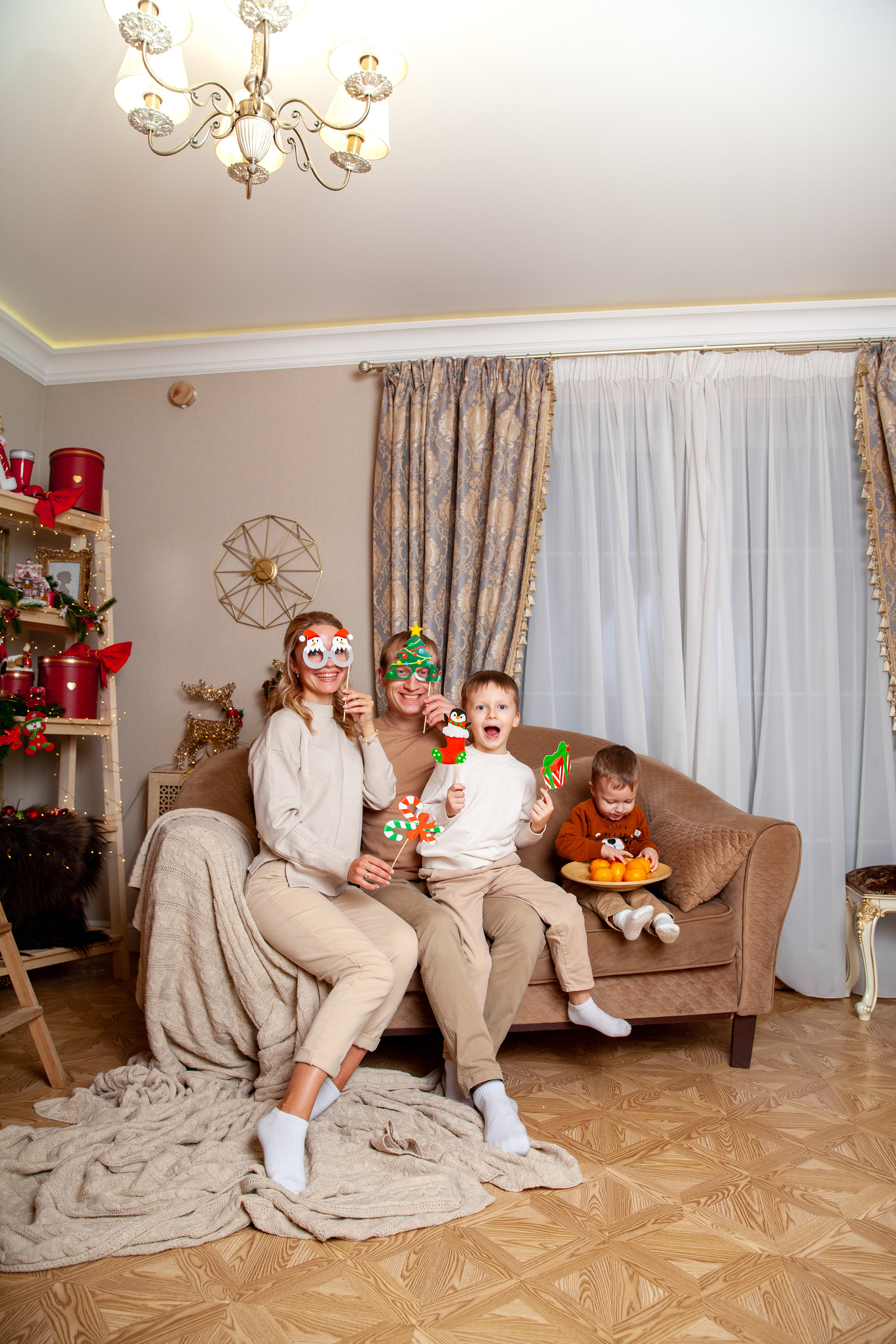 Новогодняя семейная фотосессия. Фотограф в Железнодорожном и Балашихе