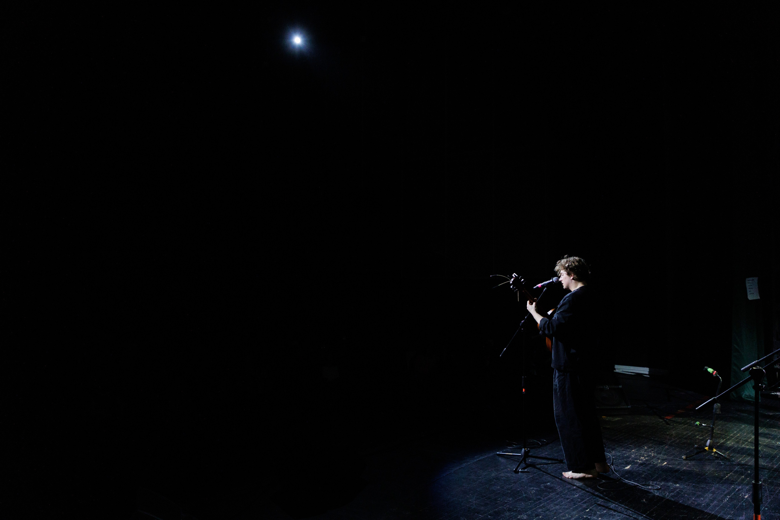 Выксунская премьера «Громко и Честно. Бонд с кнопкой». Фотограф городских и семейных событий Артем Карпухин